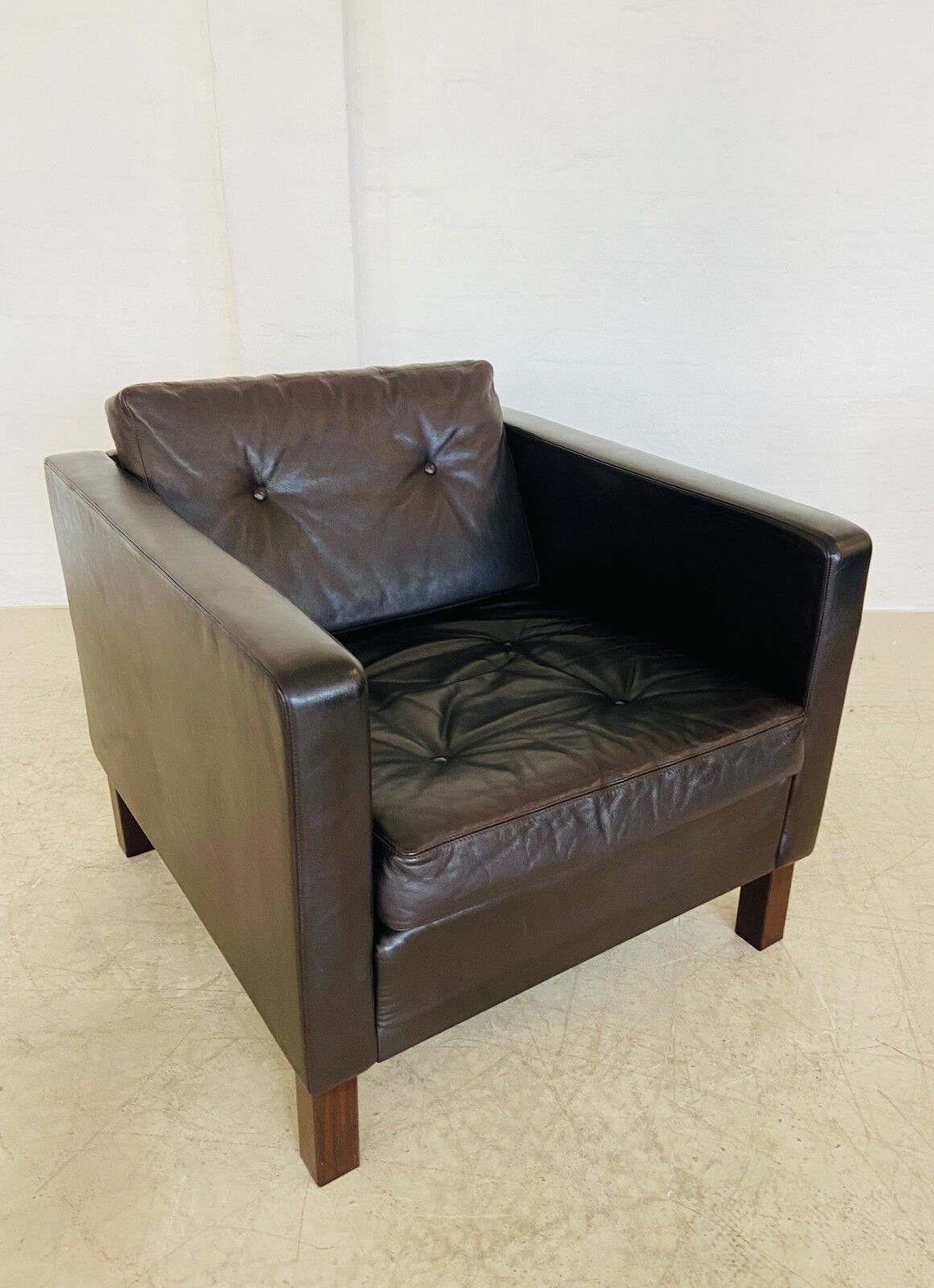 Vintage retro Danish club chair in brown leather by Erik Jørgensen