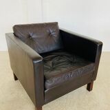 Vintage retro Danish club chair in brown leather by Erik Jørgensen
