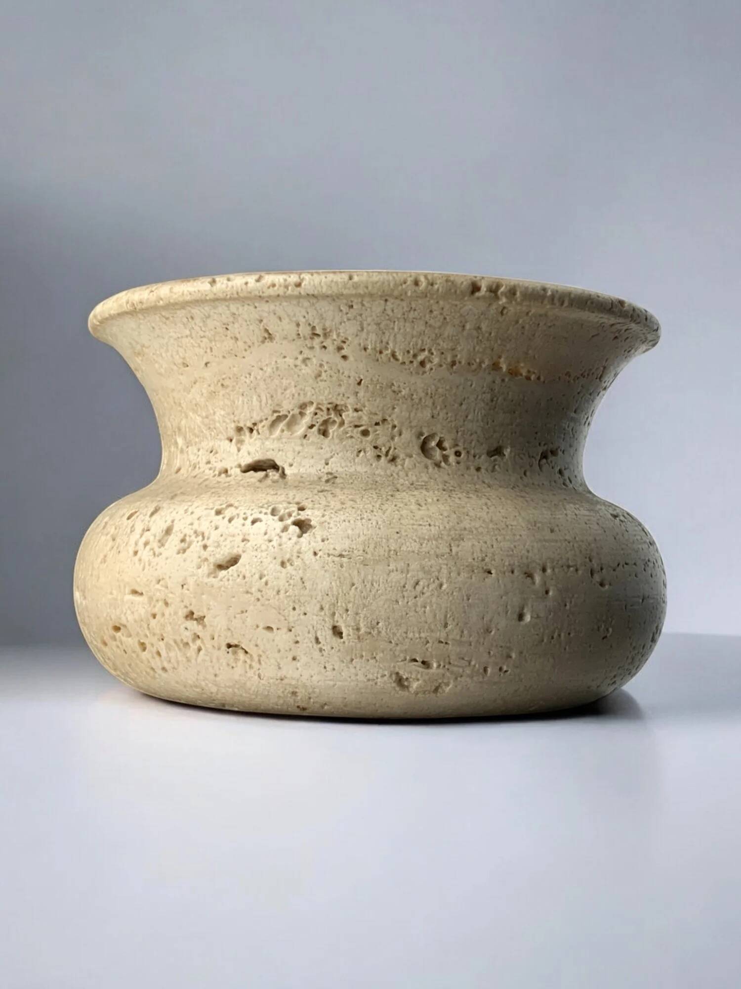 Brutalist bowl by Fratelli Mannelli, travertine, Italy, 1970s