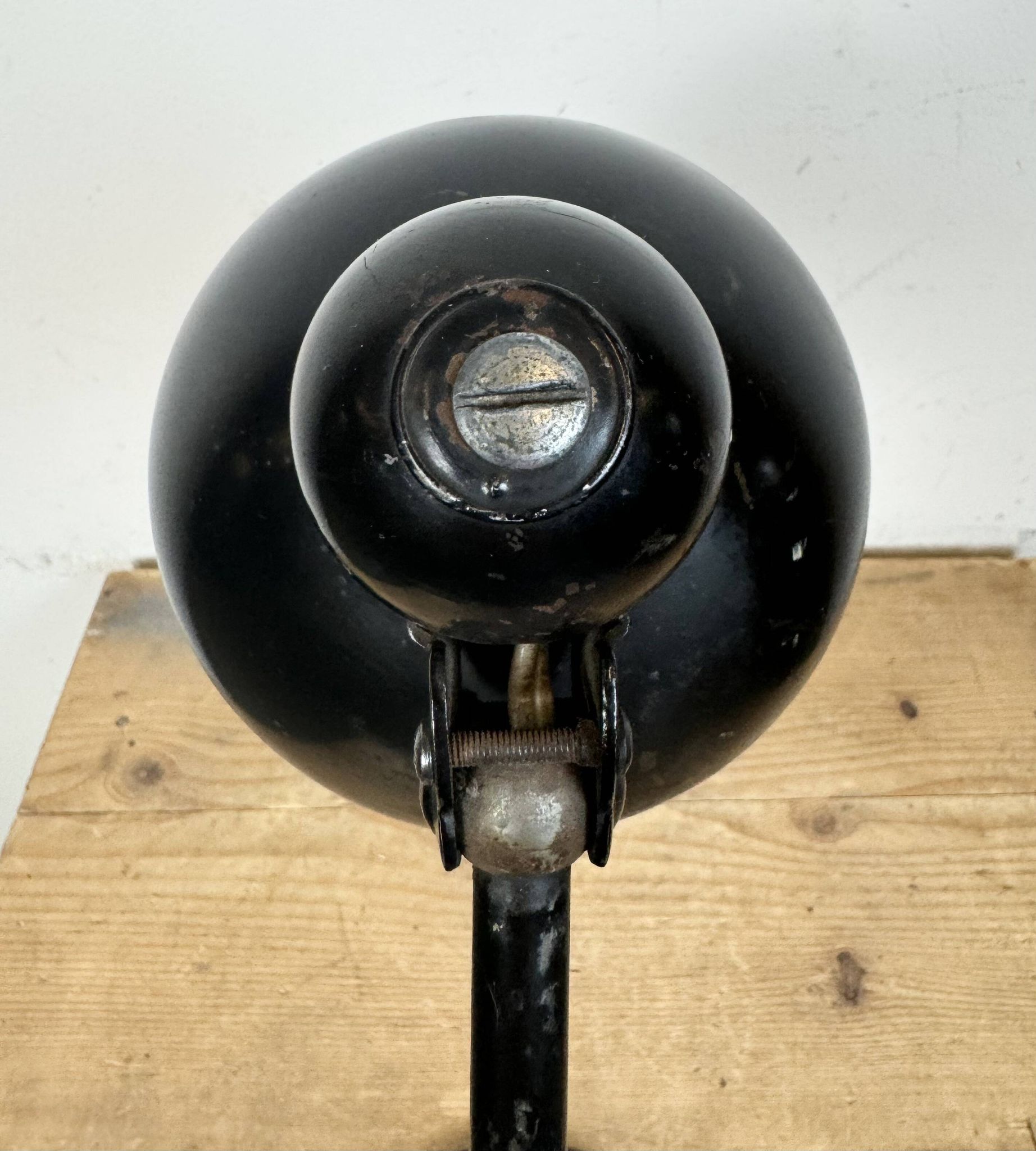 Lampe de table industrielle Bauhaus noire, années 1930
