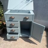 Small storage unit