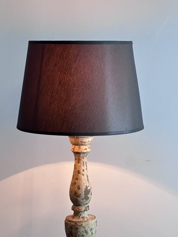 Lampe en bois patiné Shabby chic