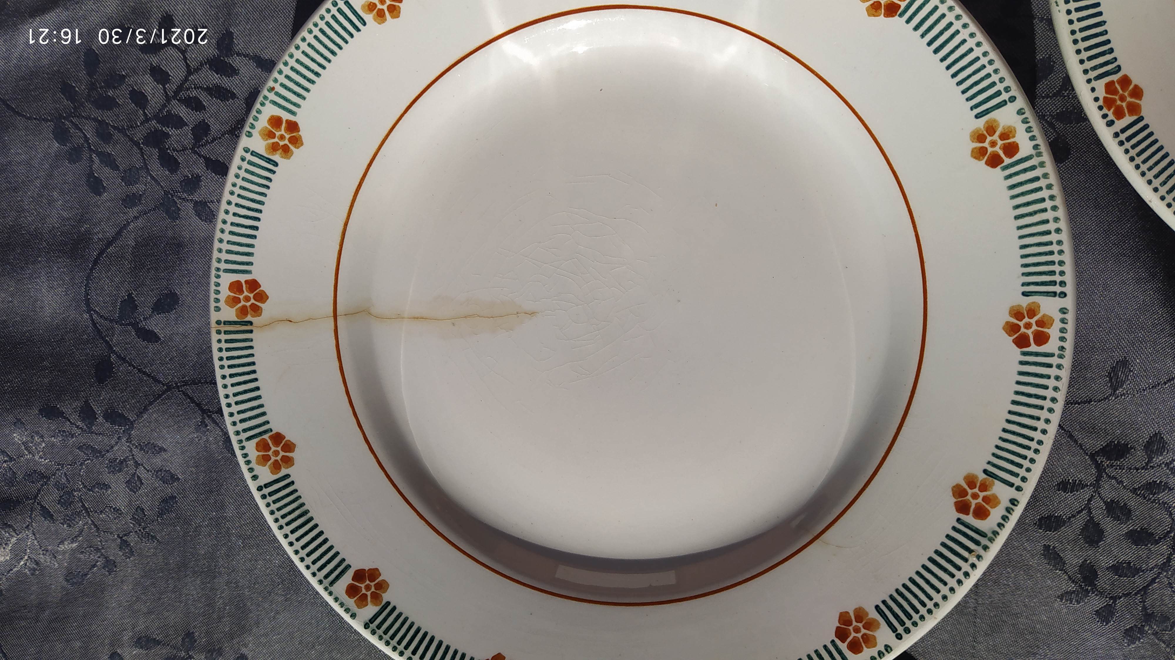Série de 6 assiettes plates  et de 3 assiettes à dessert Vintage de St Amand