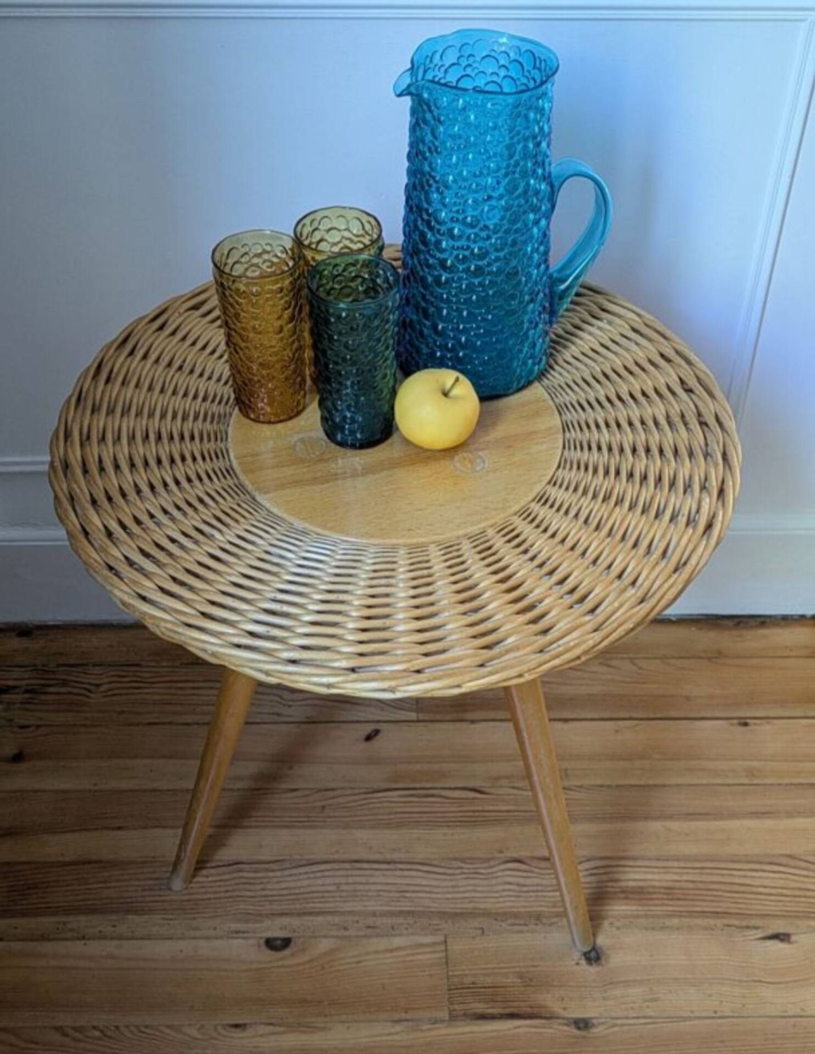 Table tripode Design 60 Jan Kalous estampillée