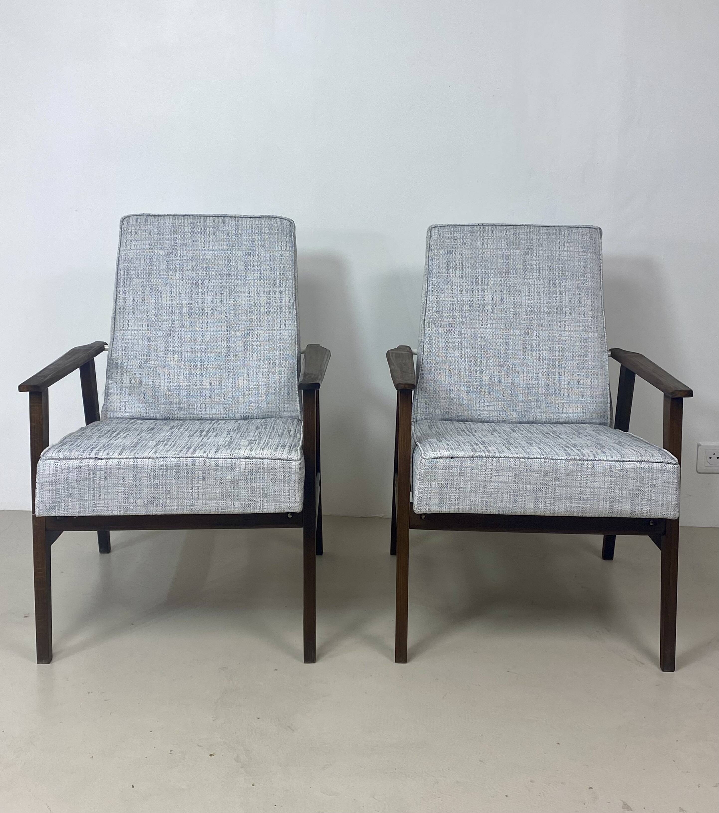 Pair of Henryk Lis 300-190 armchairs, 1970s, heathered grey-blue fabric. Ref: