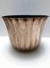 Cache-pot / vase rond en cuivre gaufré dans le style d'Egidio Casagrande
