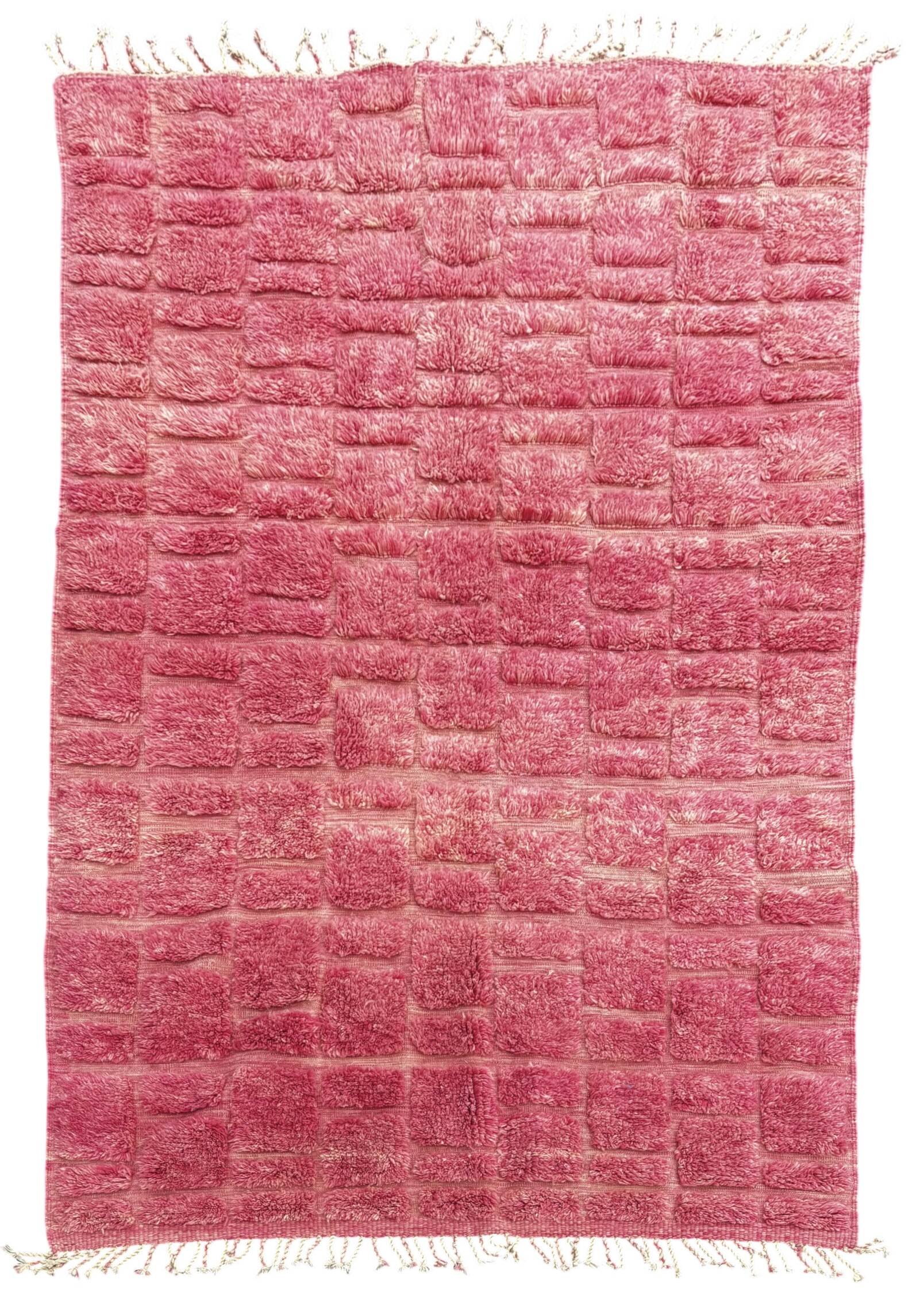 Ouarda – Custom-made pink Mrirt Moroccan rug in wool