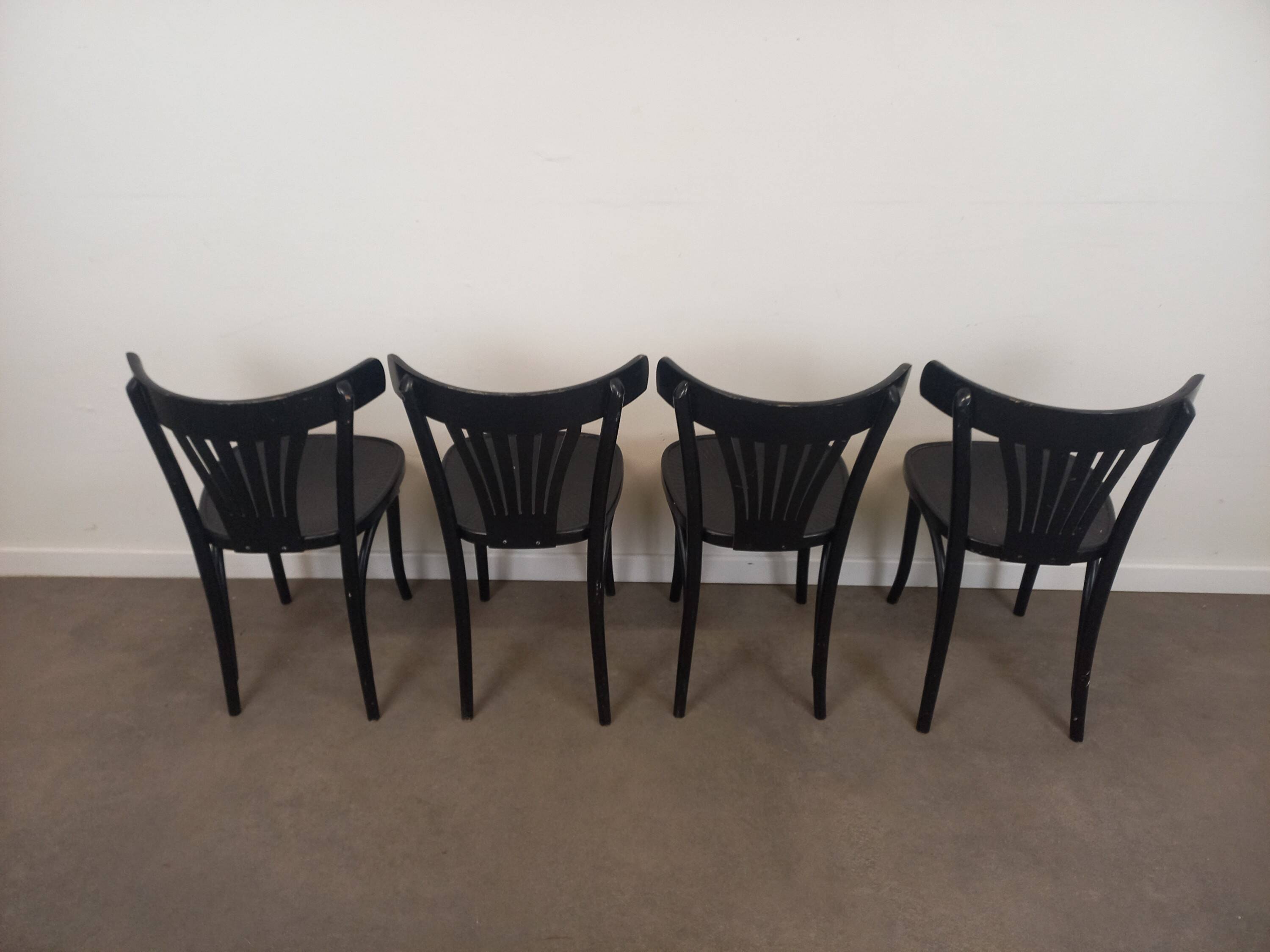 4 chaises bistrot noires