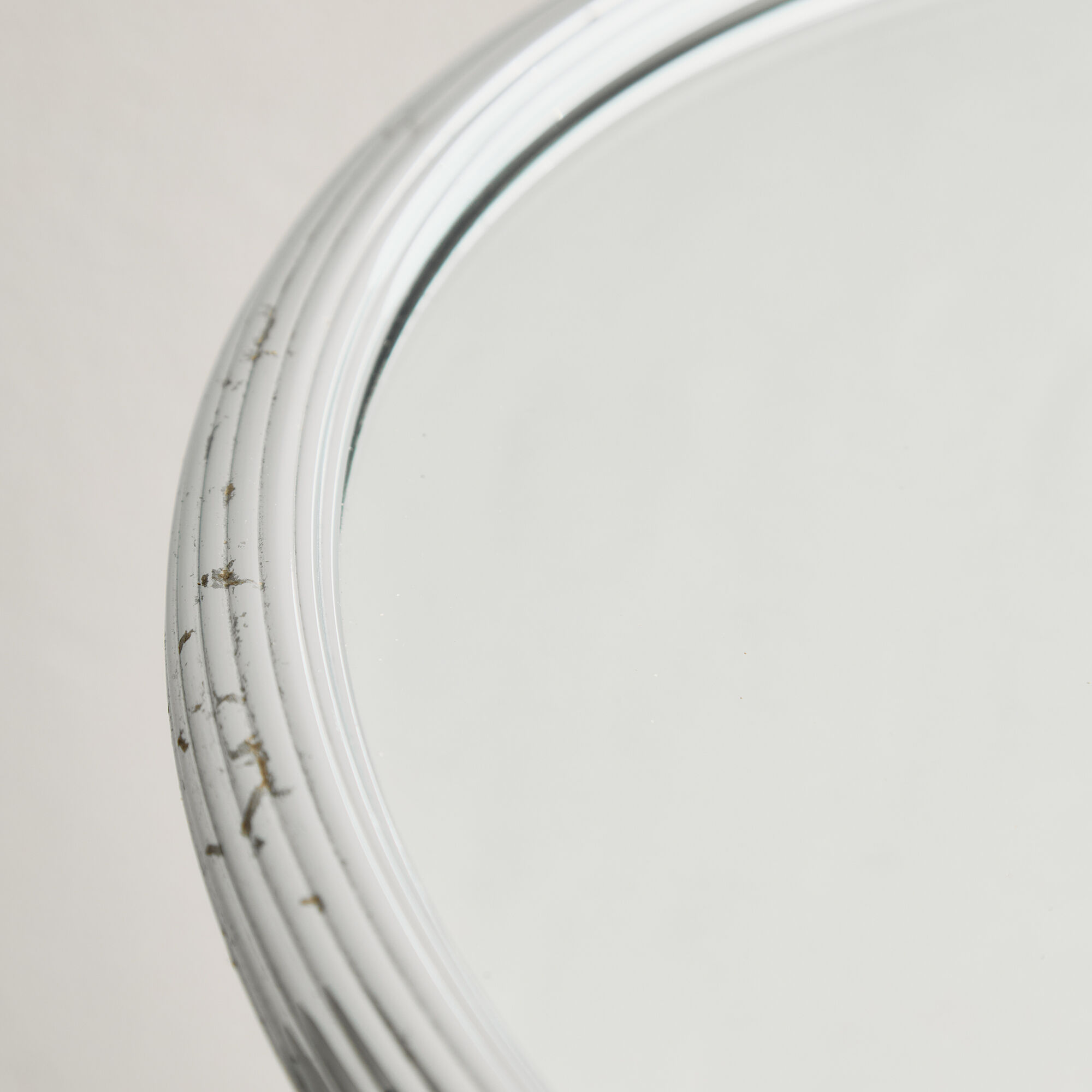 Miroir encadré de métal