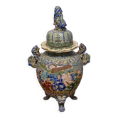 Large covered pot in polychrome earthenware, Asian work from the late 19th century.
