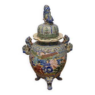 Large covered pot in polychrome earthenware, Asian work from the late 19th century.