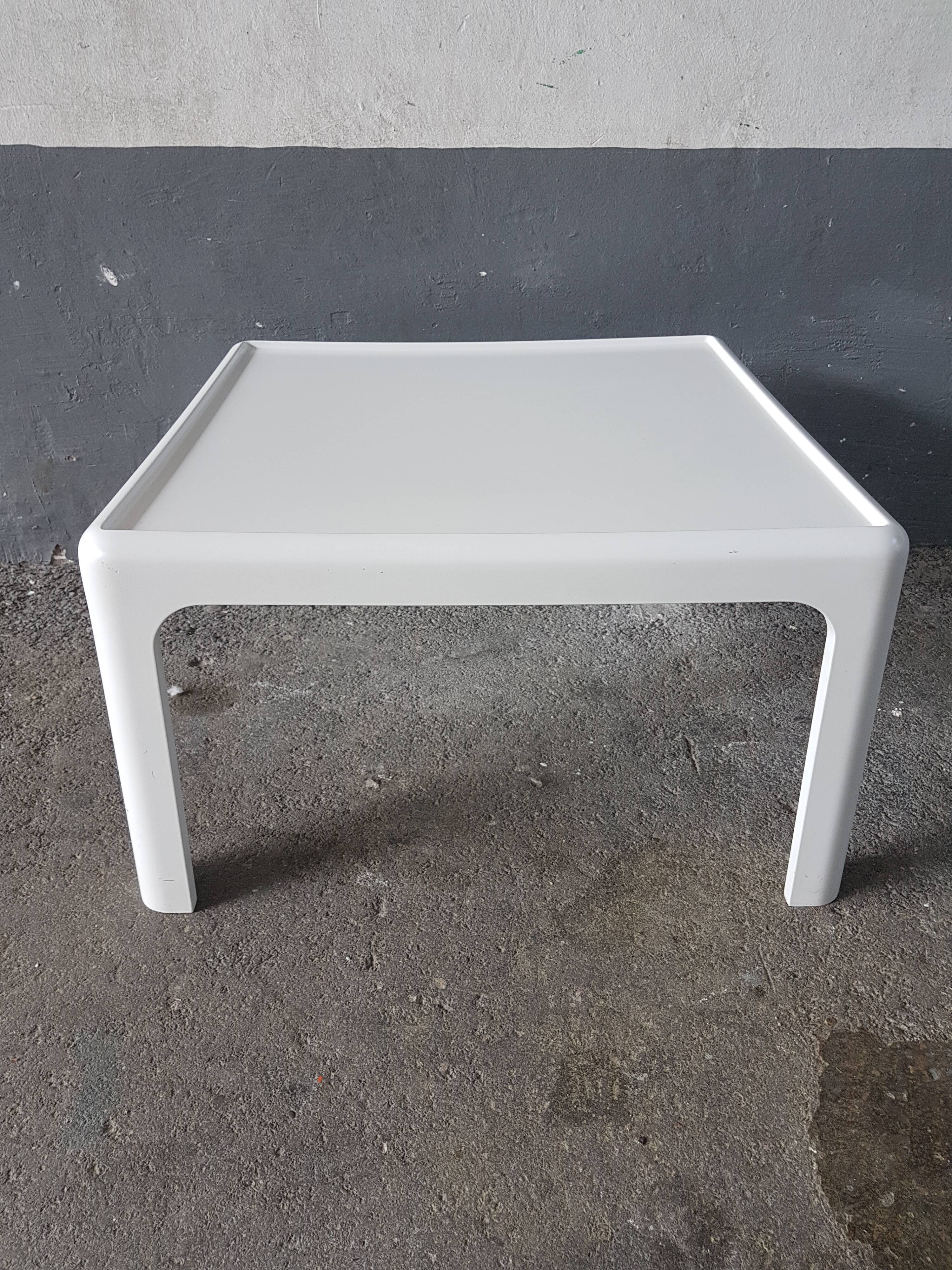 Design Peter Ghyczy edition Horn 60s 70s coffee table