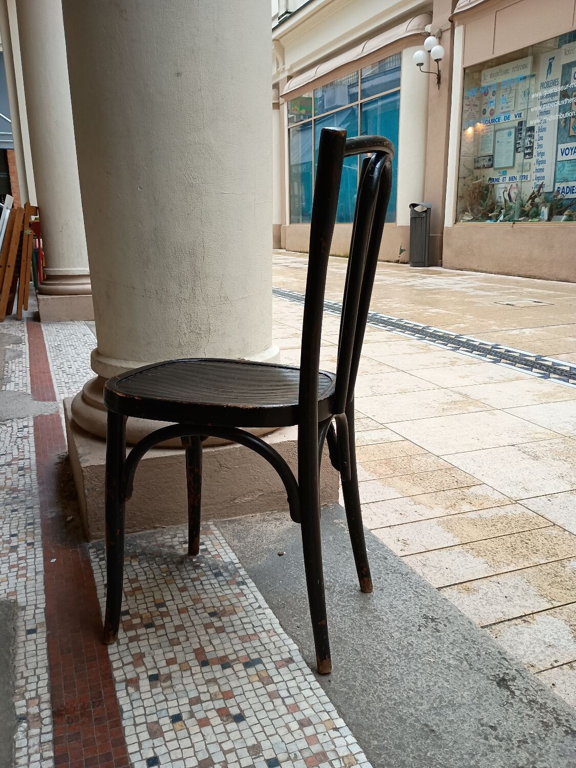 Bistro chair