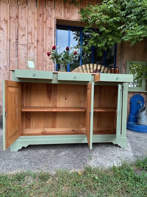 LARGE BUFFET 3 DOORS 3 DRAWERS