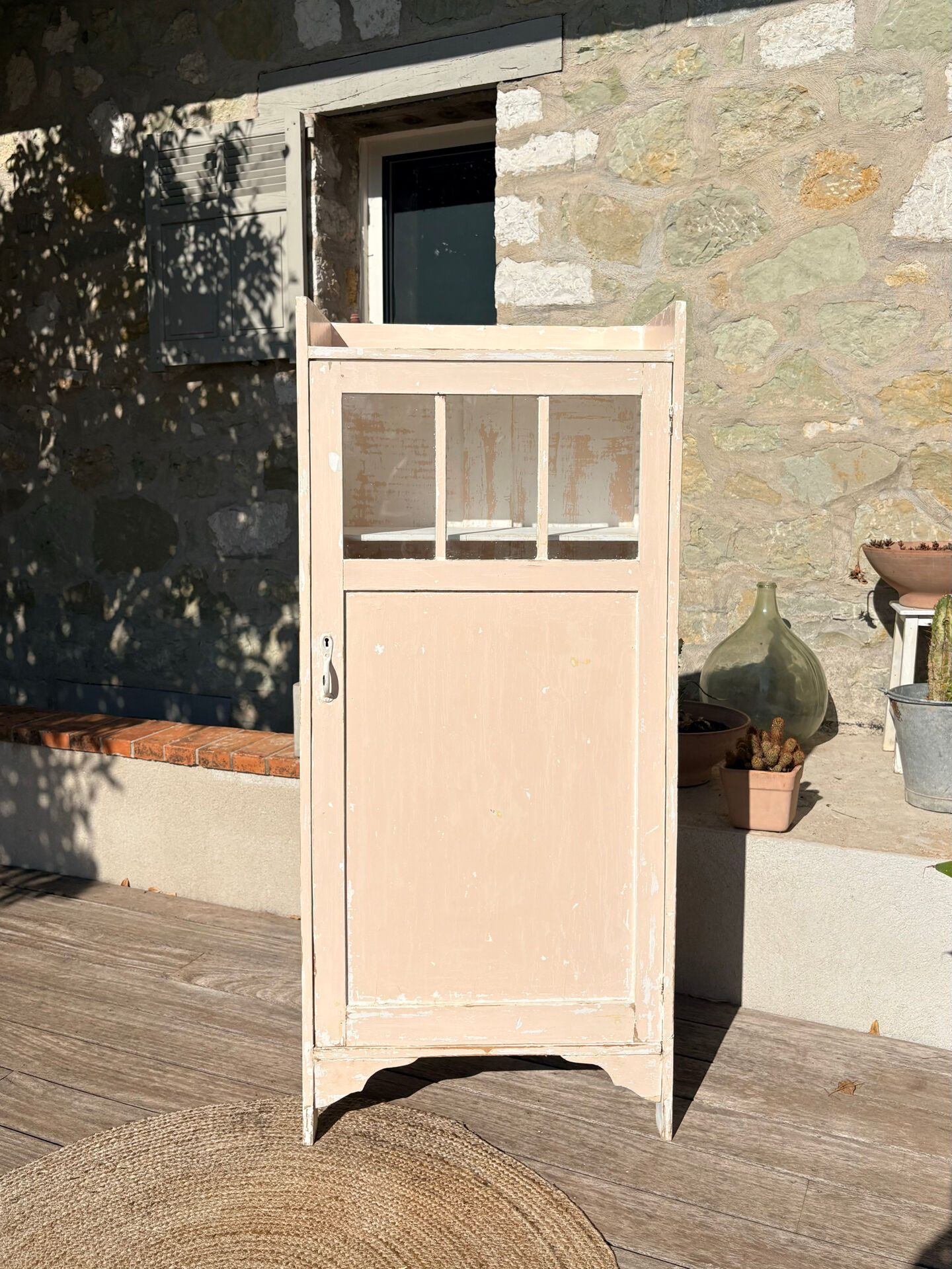 Petite armoire vitrée « Pâquerette »