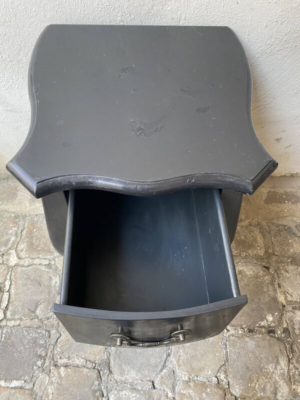 Petite commode d’entre deux ou gros chevet