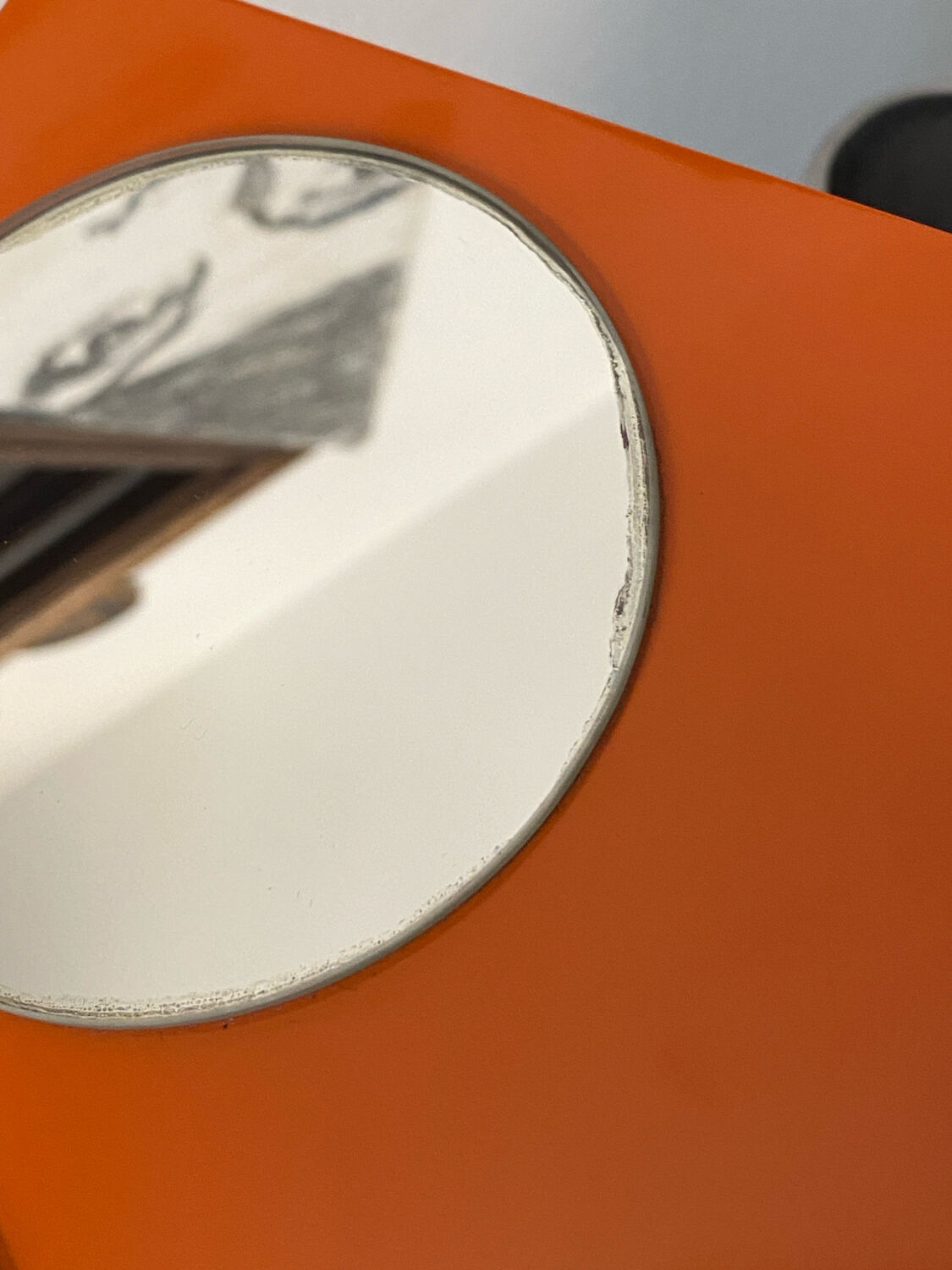 Miroir de type Space Age