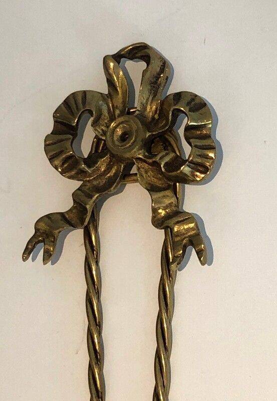 Paire d'appliques en bronze de style Louis XVI