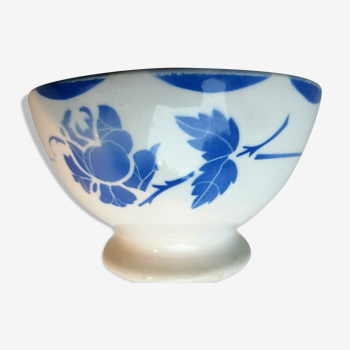 Art Deco bowl, Blue roses and ed edge of blue teeth, signed GIEN model Mona