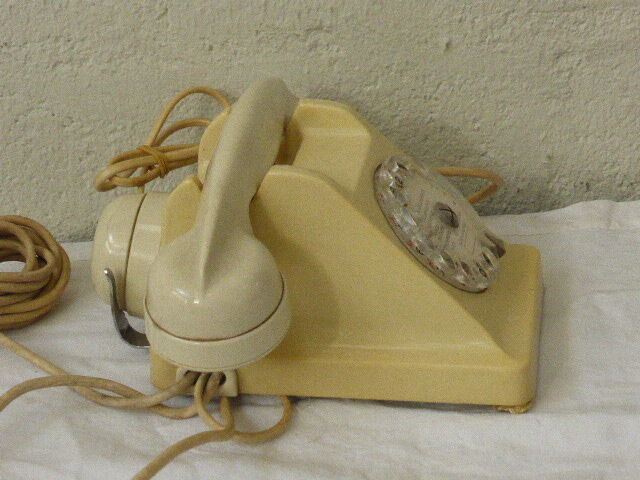 Bakelite vintage phone