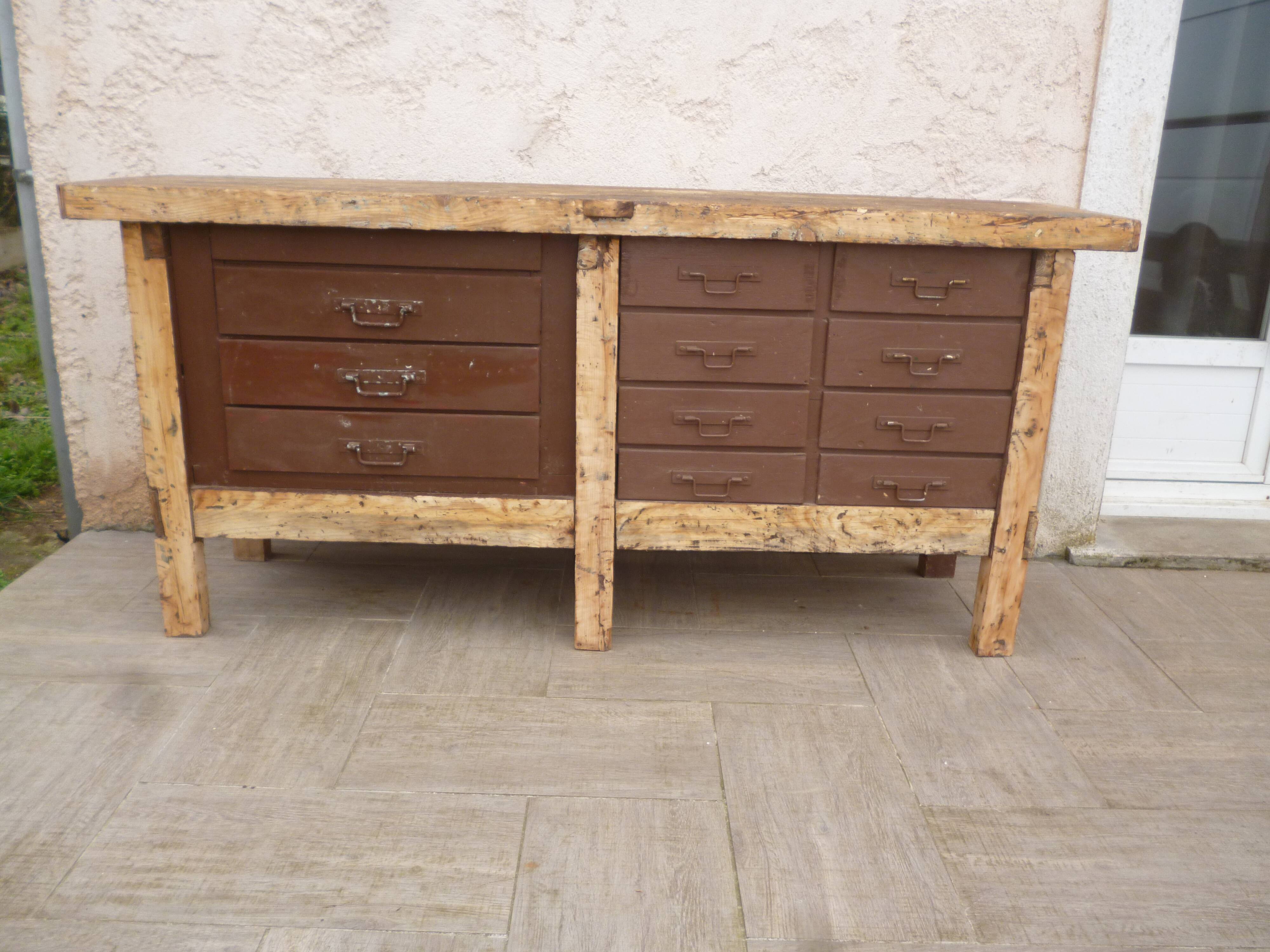 Workbench cabinet with 11 drawers