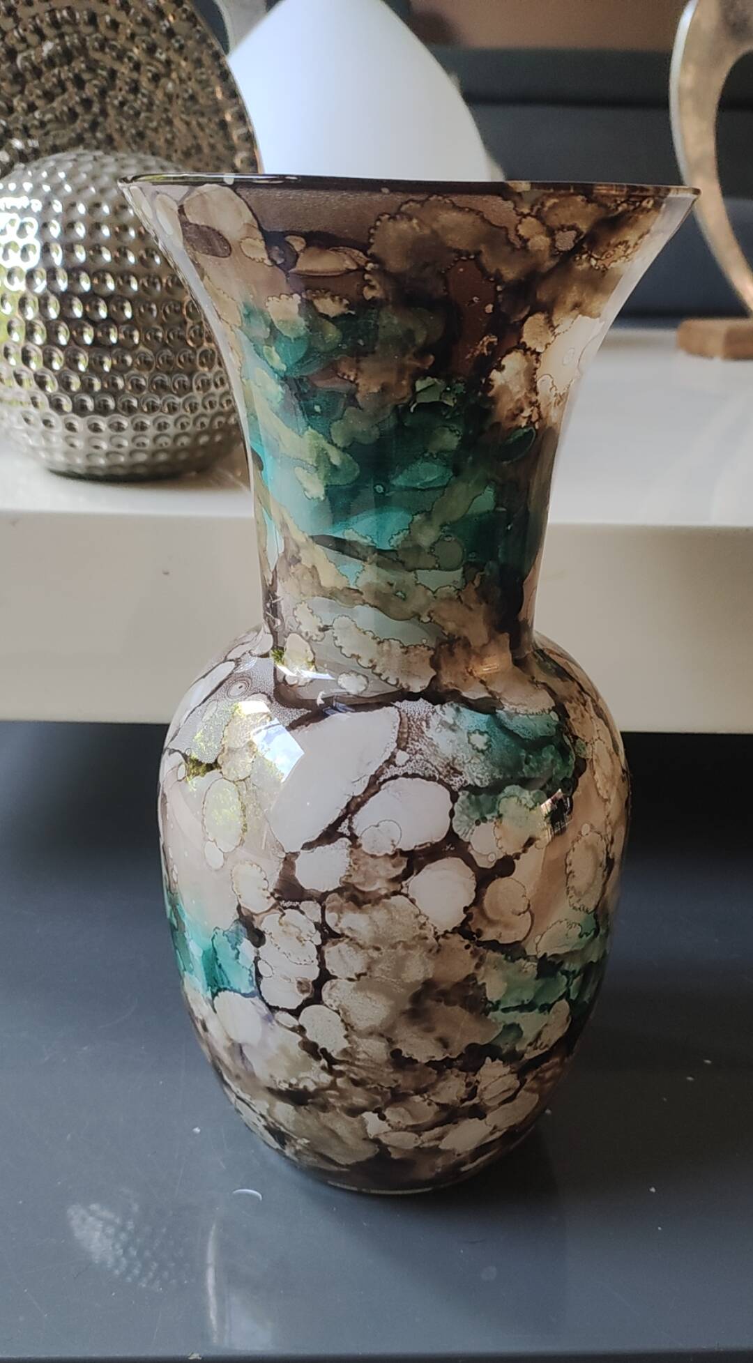 Marbled glass art ball vase. Murano style. Italy. Height 26 cm.