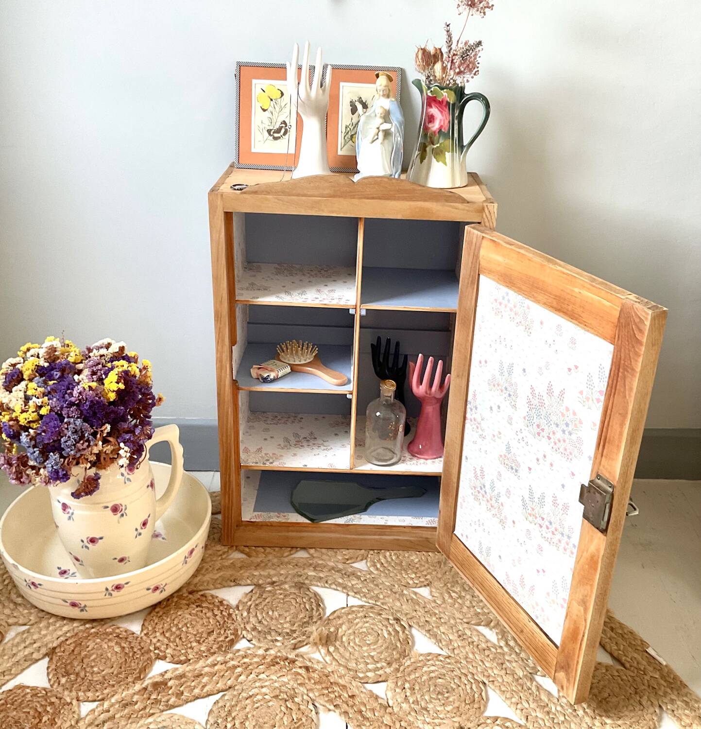 Art Deco bathroom cabinet