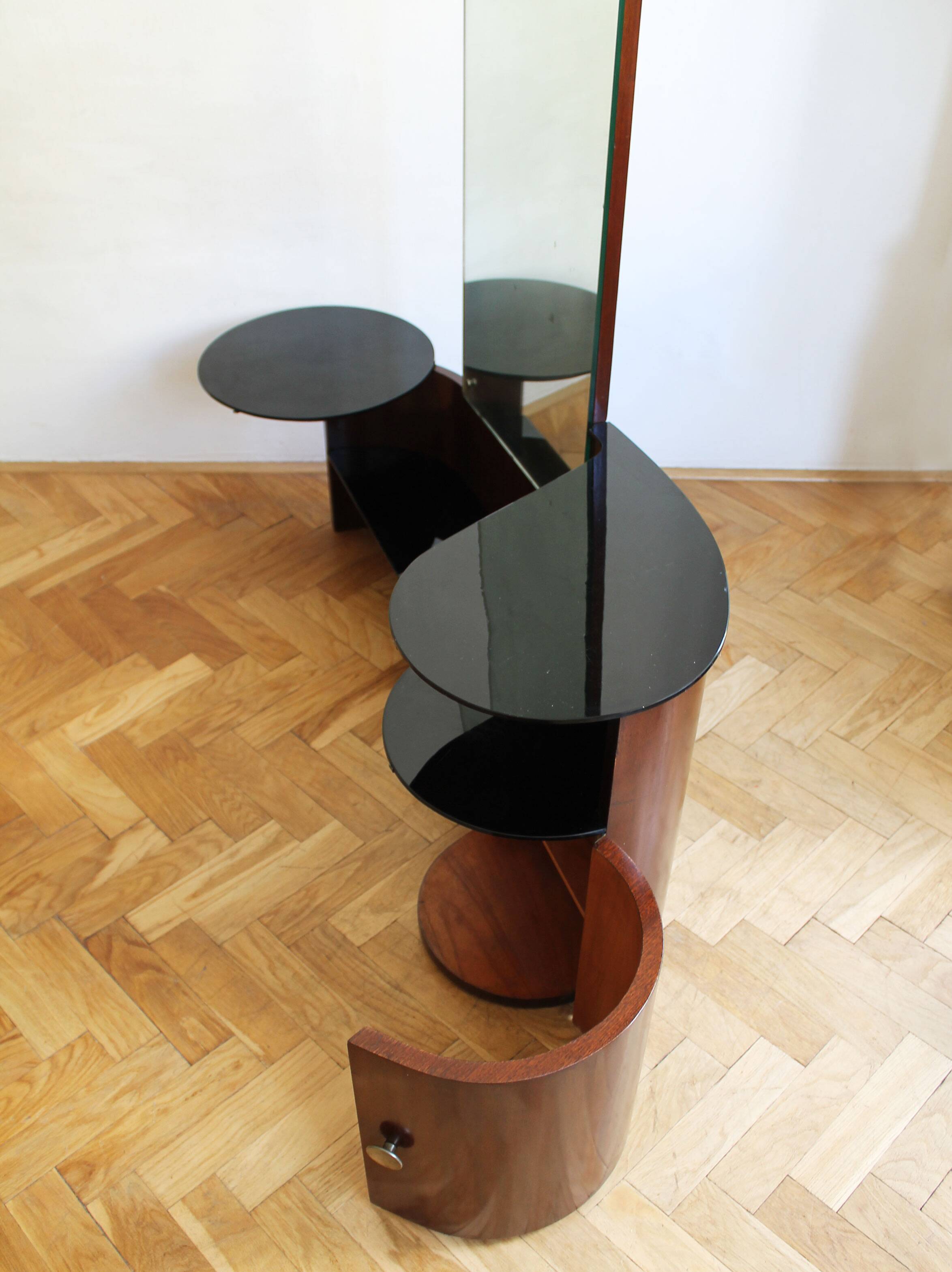 Coiffeuse moderniste des années 1930