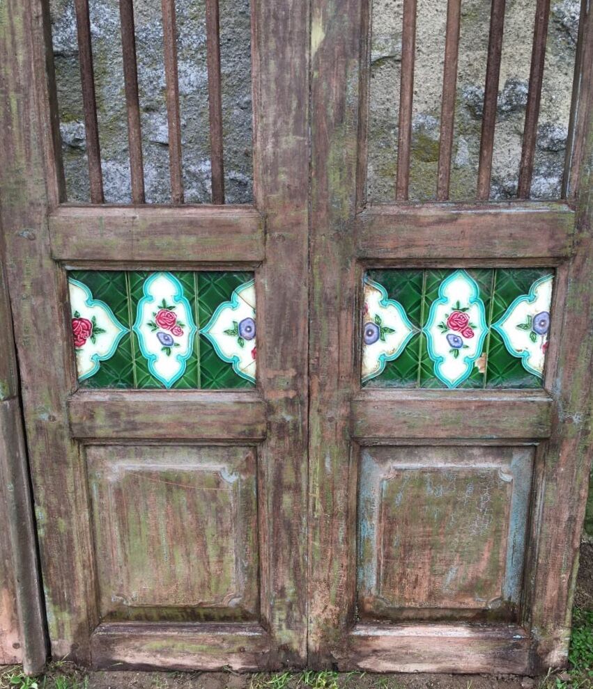 Porte en bois et fer forgé Japon