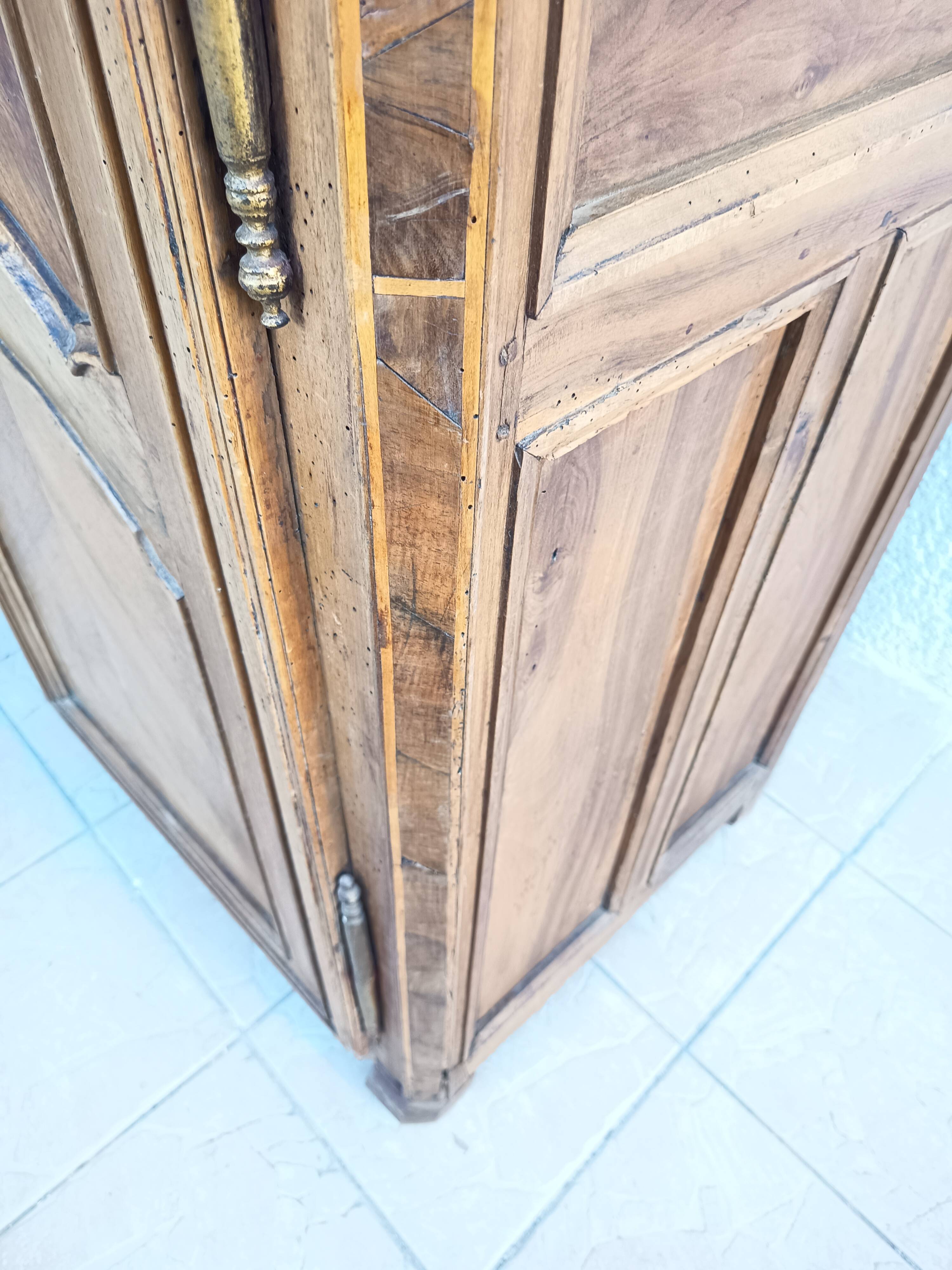 Armoire époque Louis XV Armoirie Couronne de France