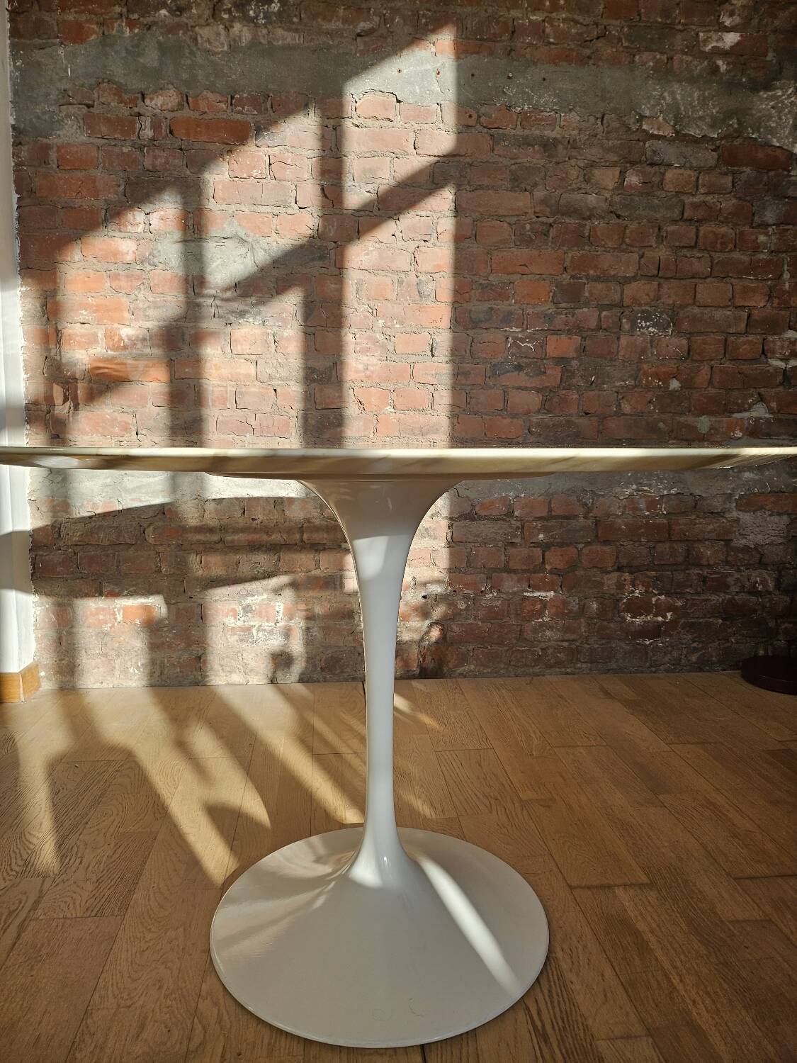 Table Eero by Knoll 1970