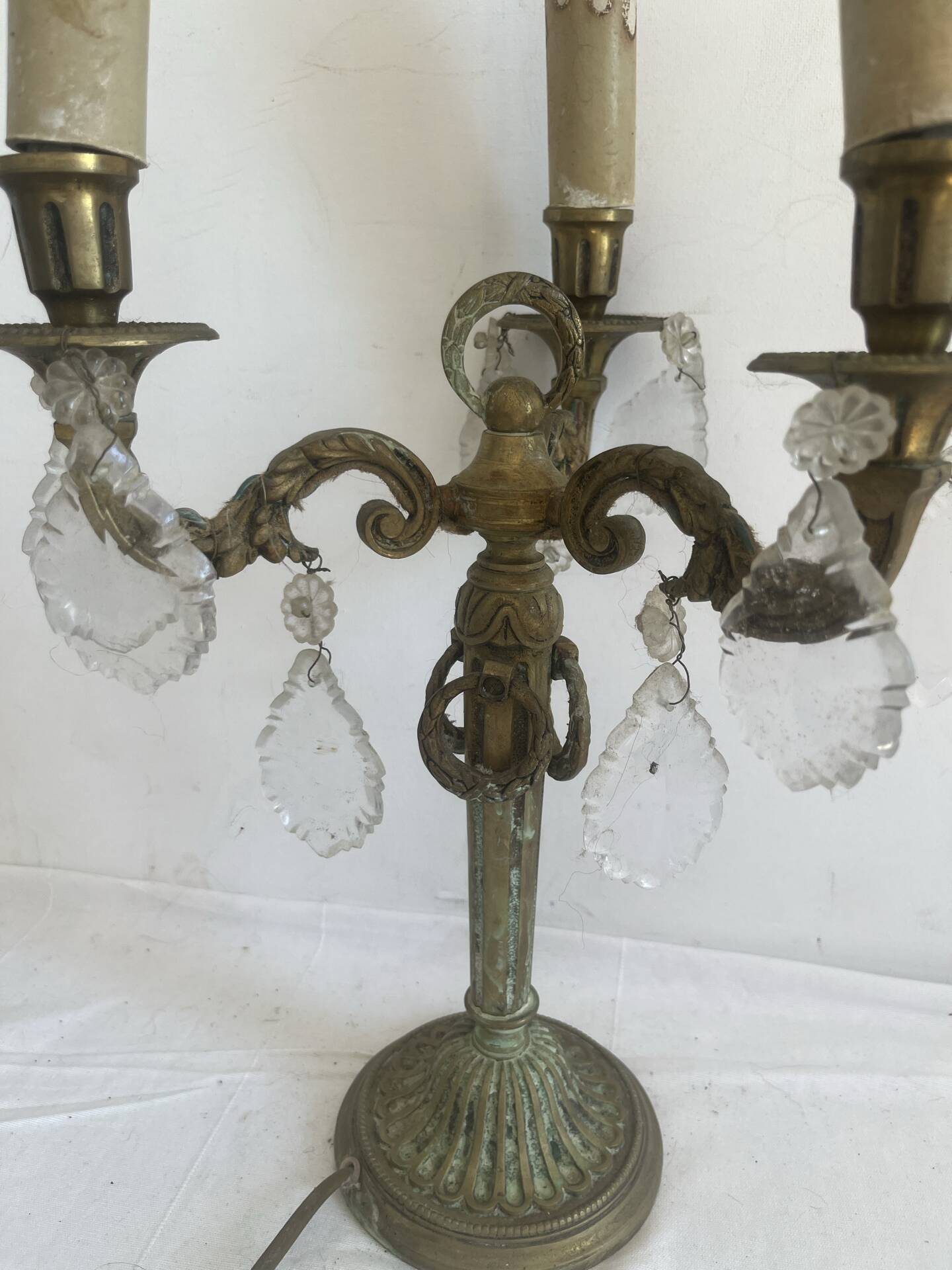 Bronze three-light girandole table lamp