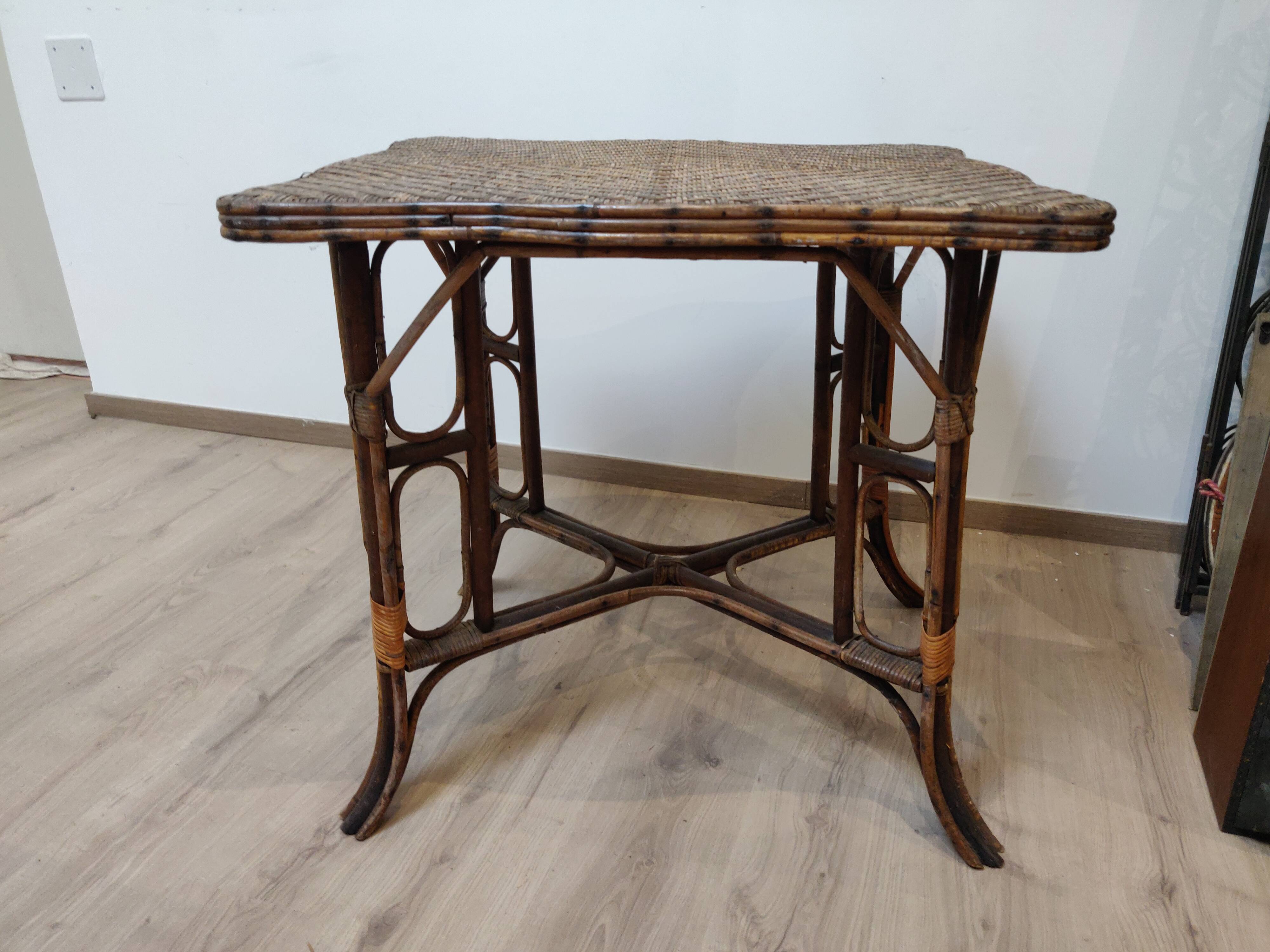 Table en rotin et bambou vintage