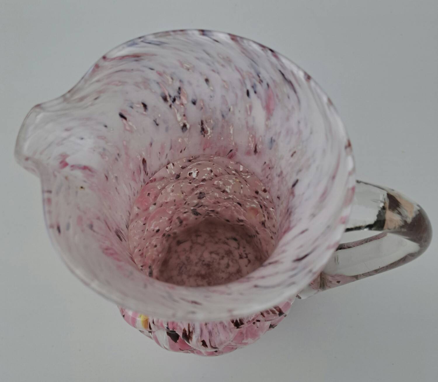 Pichet en verrerie de Clichy