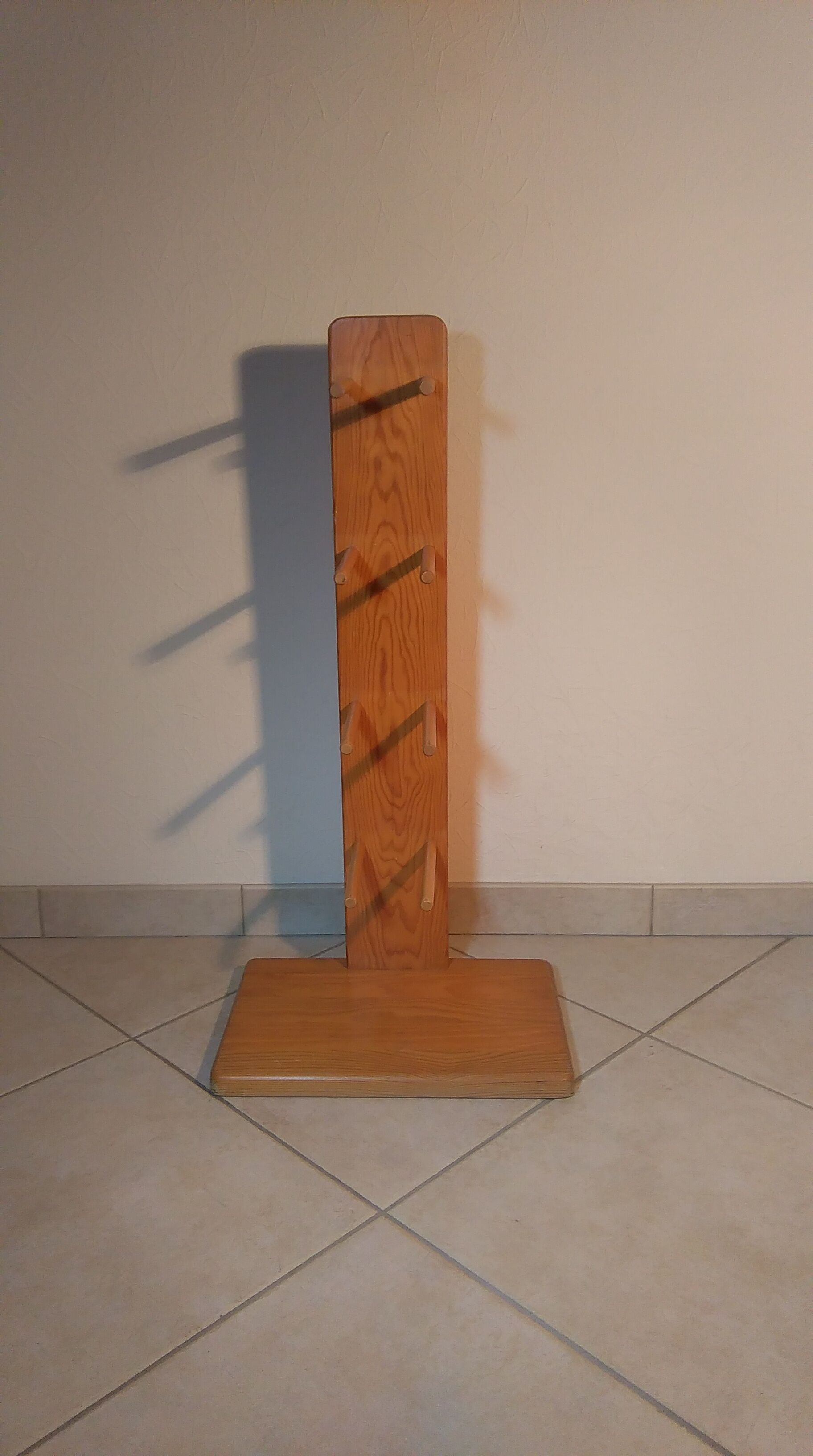 Shelf-rack totem 80s