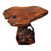 Table en bois d'olivier sculpté, réalisée à partir d’une racine