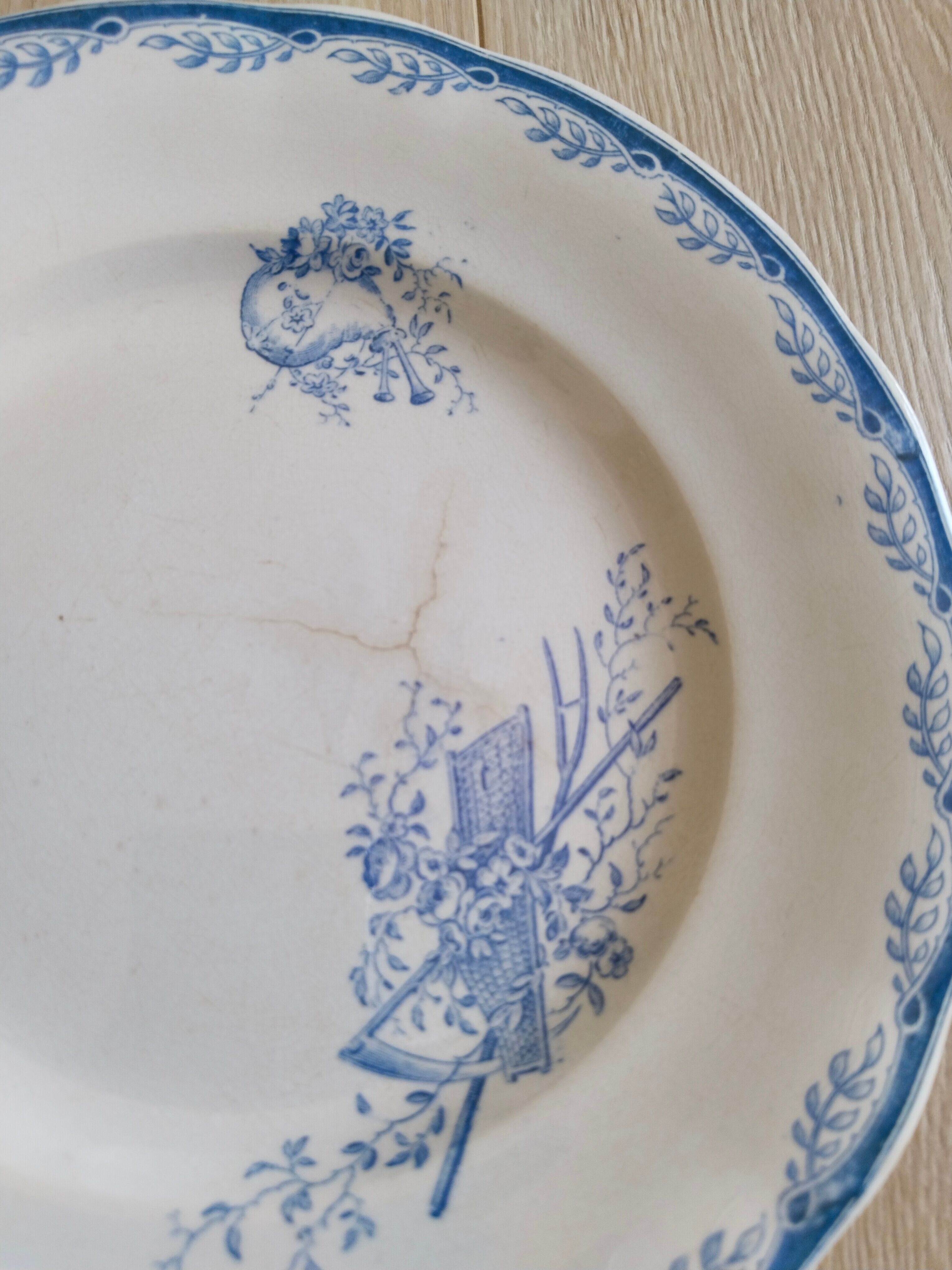 Earthenware dinner plates from Sarreguemines, Watteau, U & C, 1950s