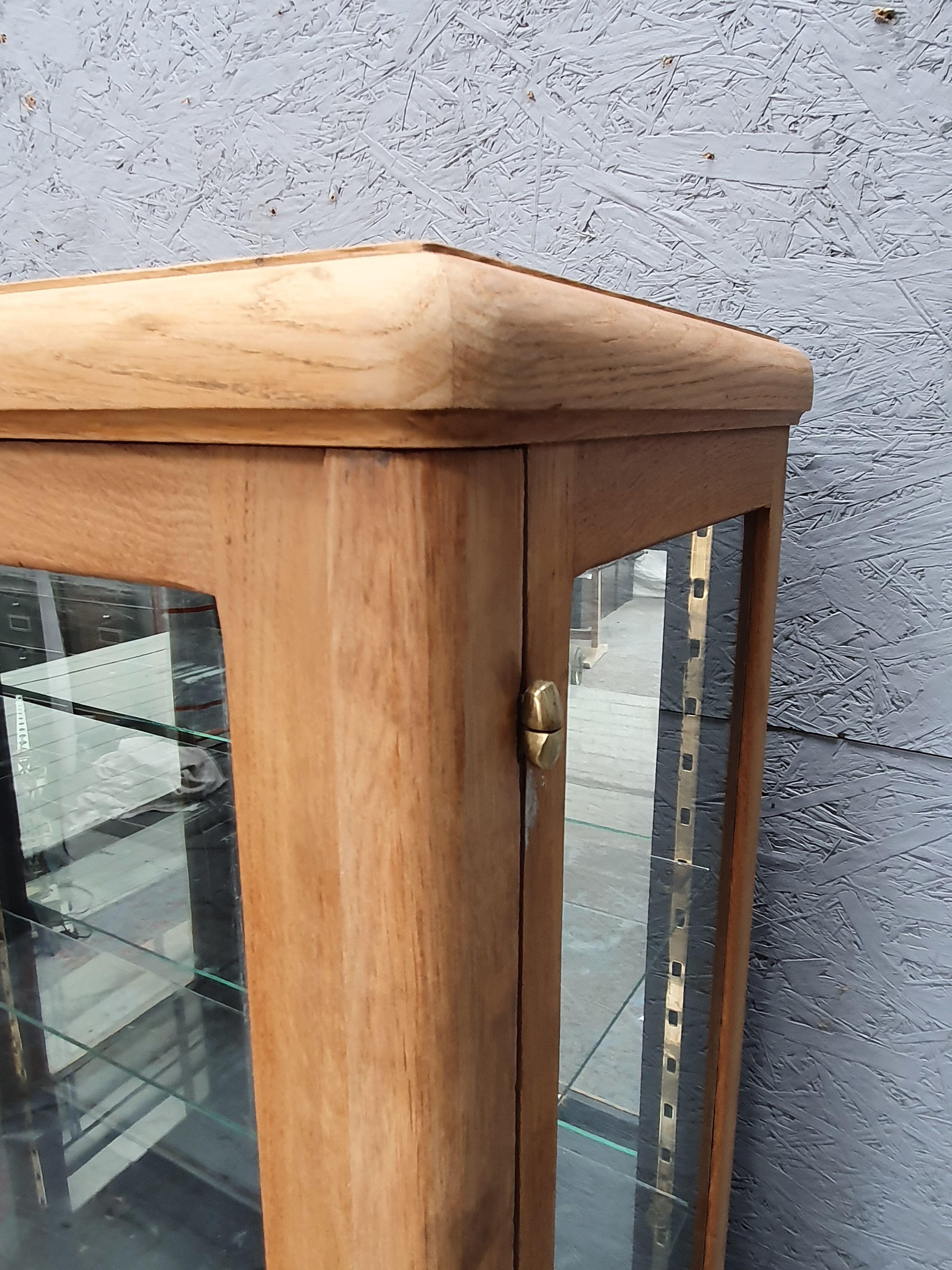 Vintage trend-going two-door raw oak window