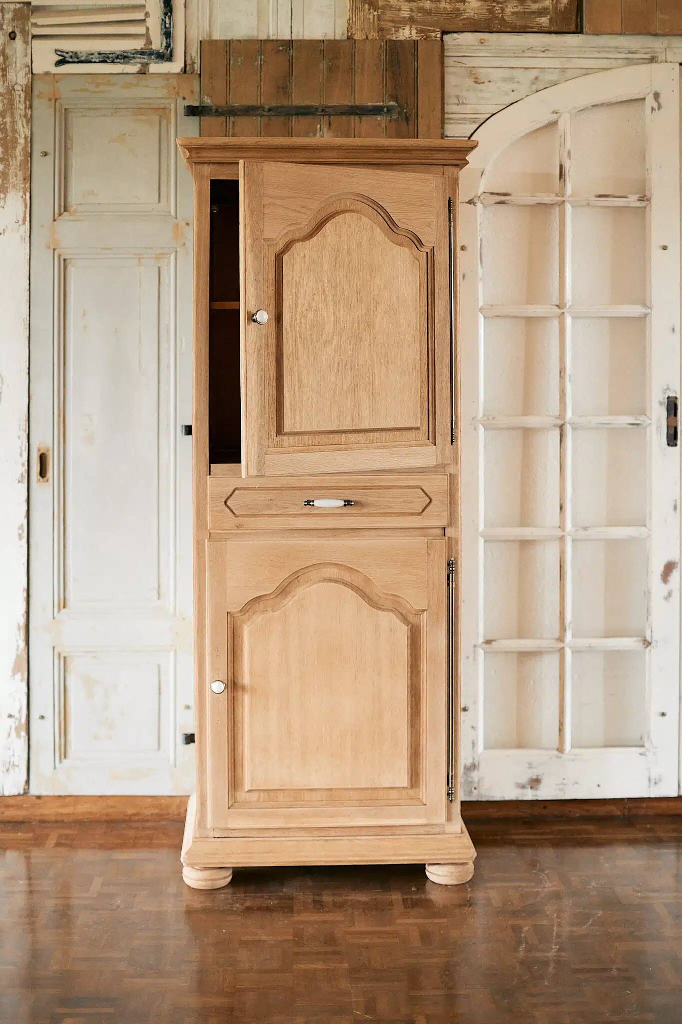 Vintage oak standing wardrobe "Giroflée"
