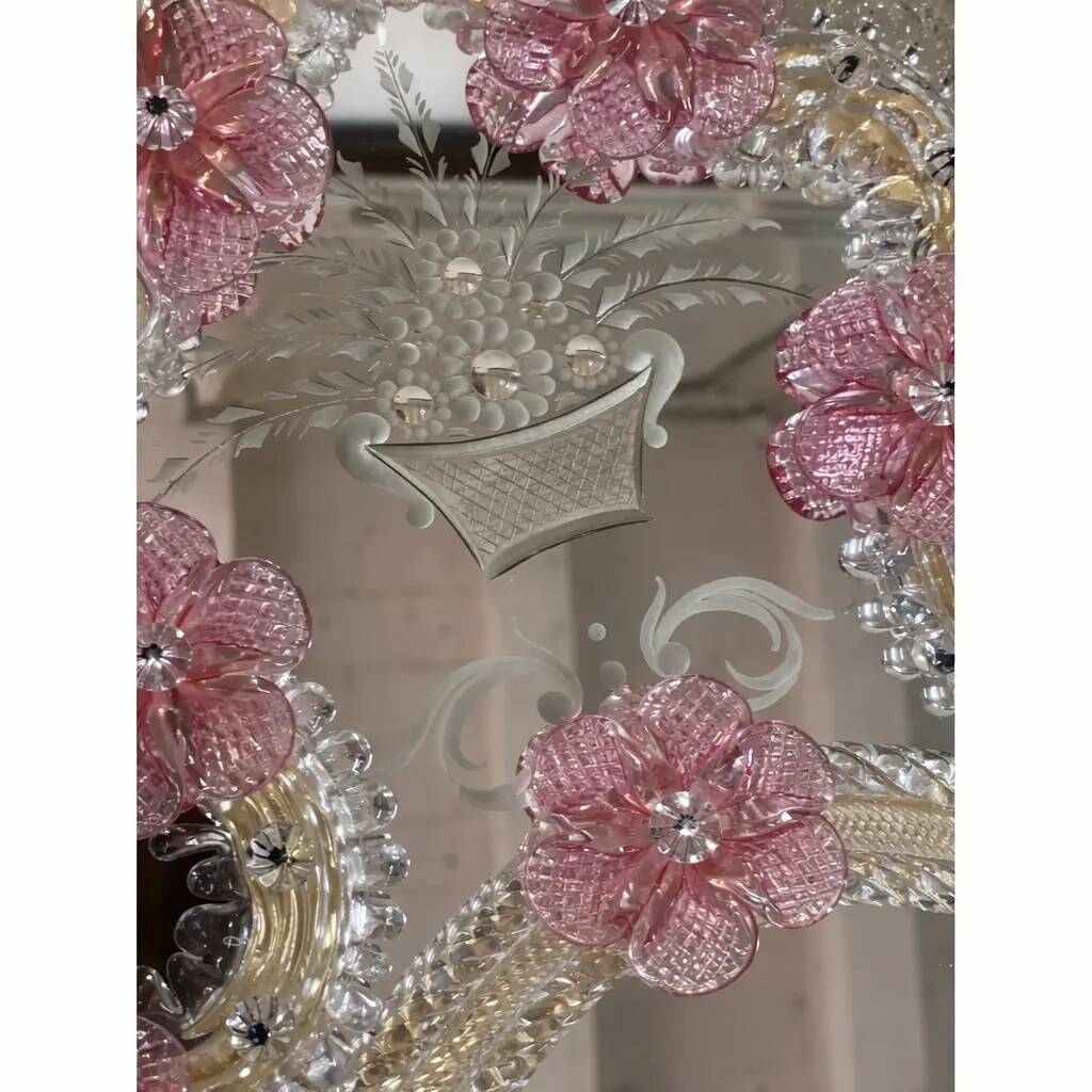 Classic Italian Venetian Oval Pink Floral Mirror in Hand-Carved Murano Glas