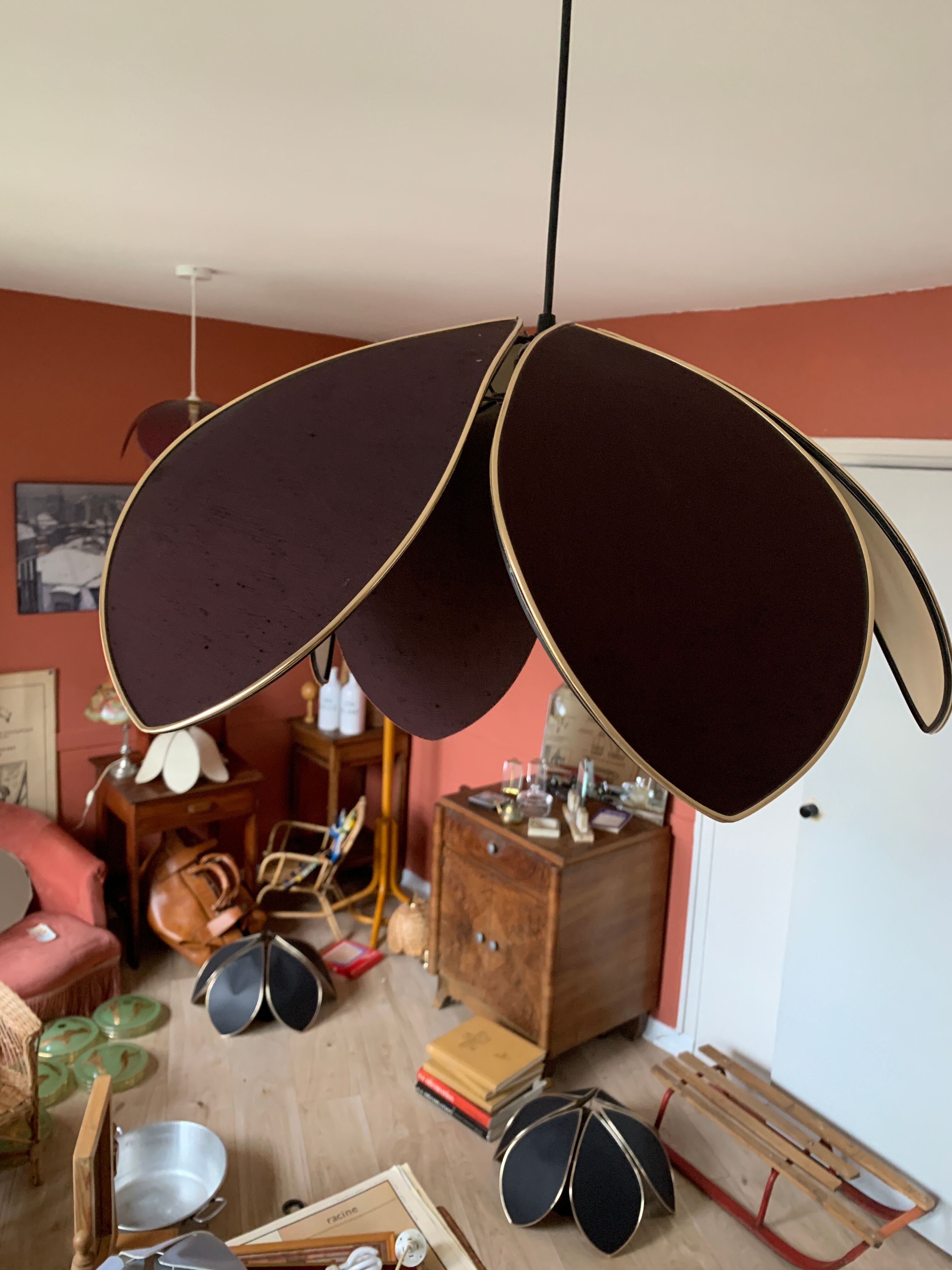 Hanging lamp lotus
