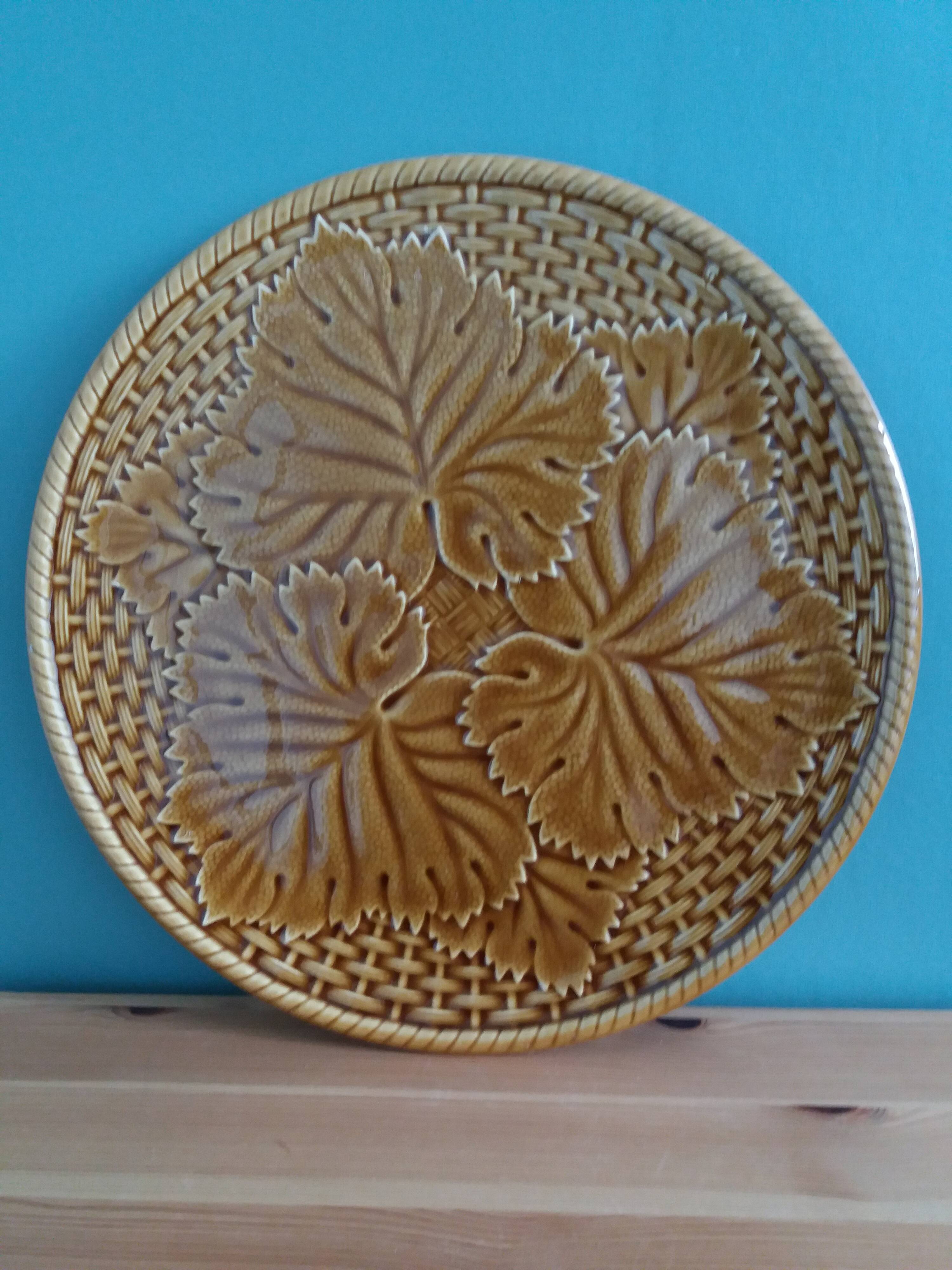 Pie dish cheese platter barbotine Gien 60s