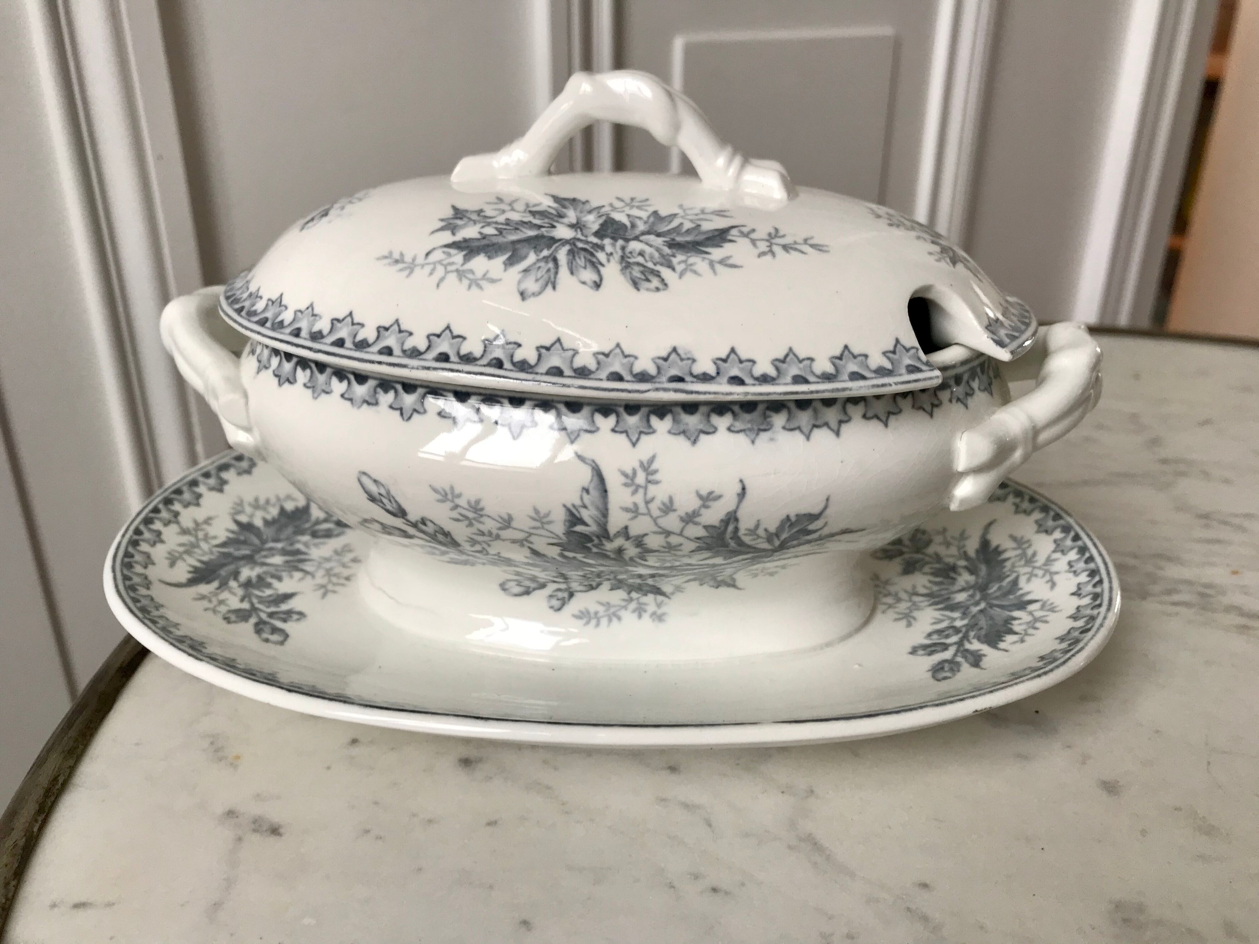 Sauce boat Terre de Fer Société Céramique Maestricht model Thistle made in Holland late nineteenth century