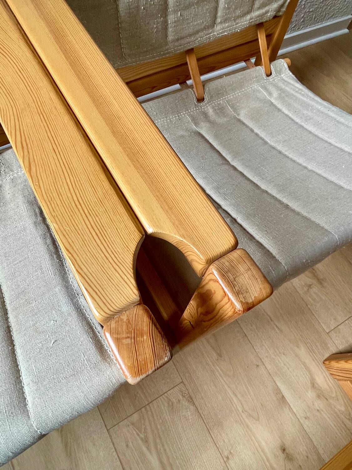 Iconic set of 2 safari armchairs by karin mobring and their coffee table – vintage ikea design in solid pine, vintage