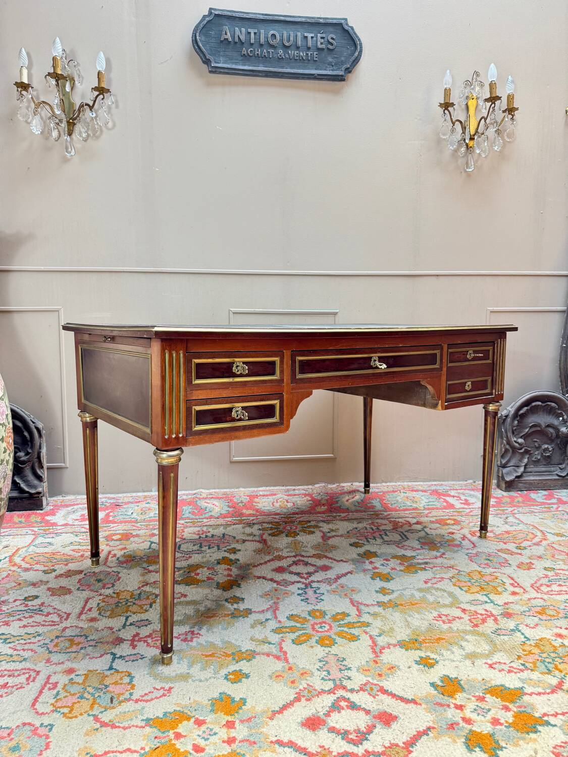 Flat desk in mottled mahogany, Louis XVI style, 19th century