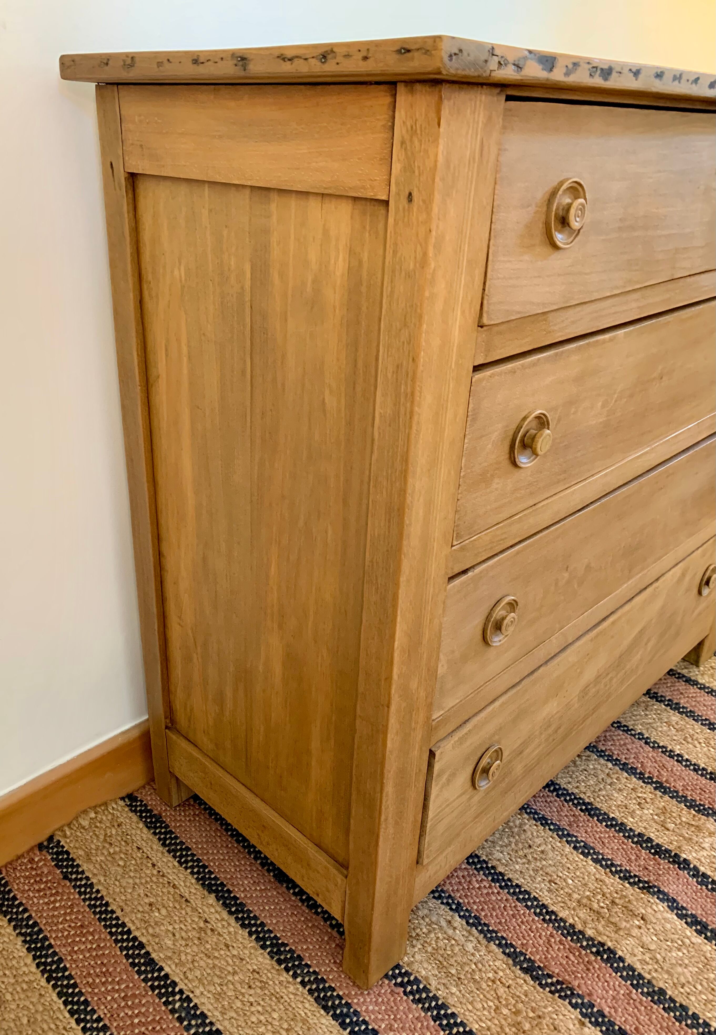 Chest of drawers