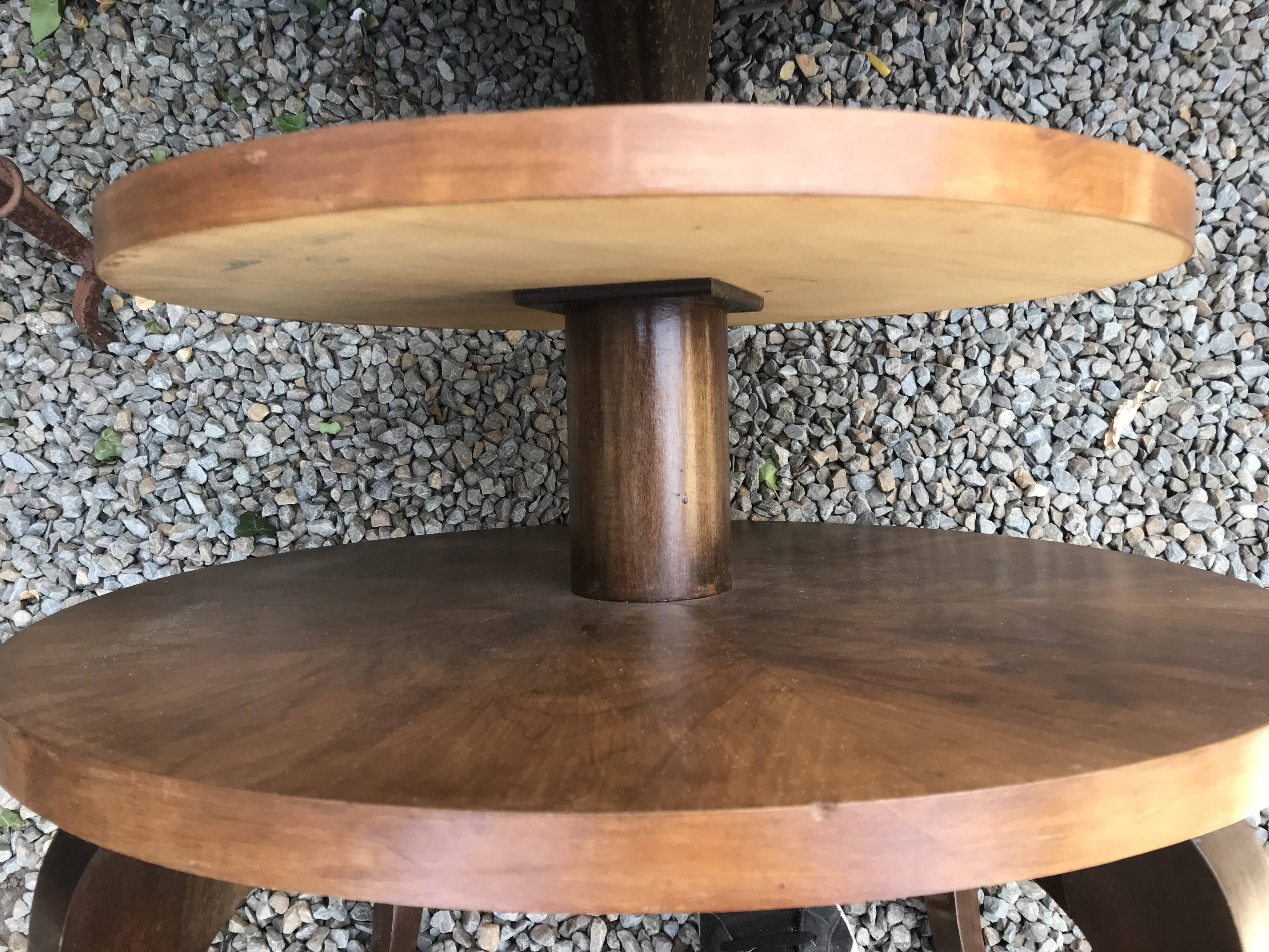 Round dessert table with 2 tiers