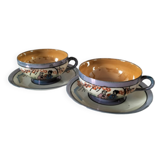 Tasses et soucoupes en porcelaine japonaise
