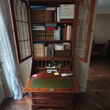 Secretary or English Scriban with showcase