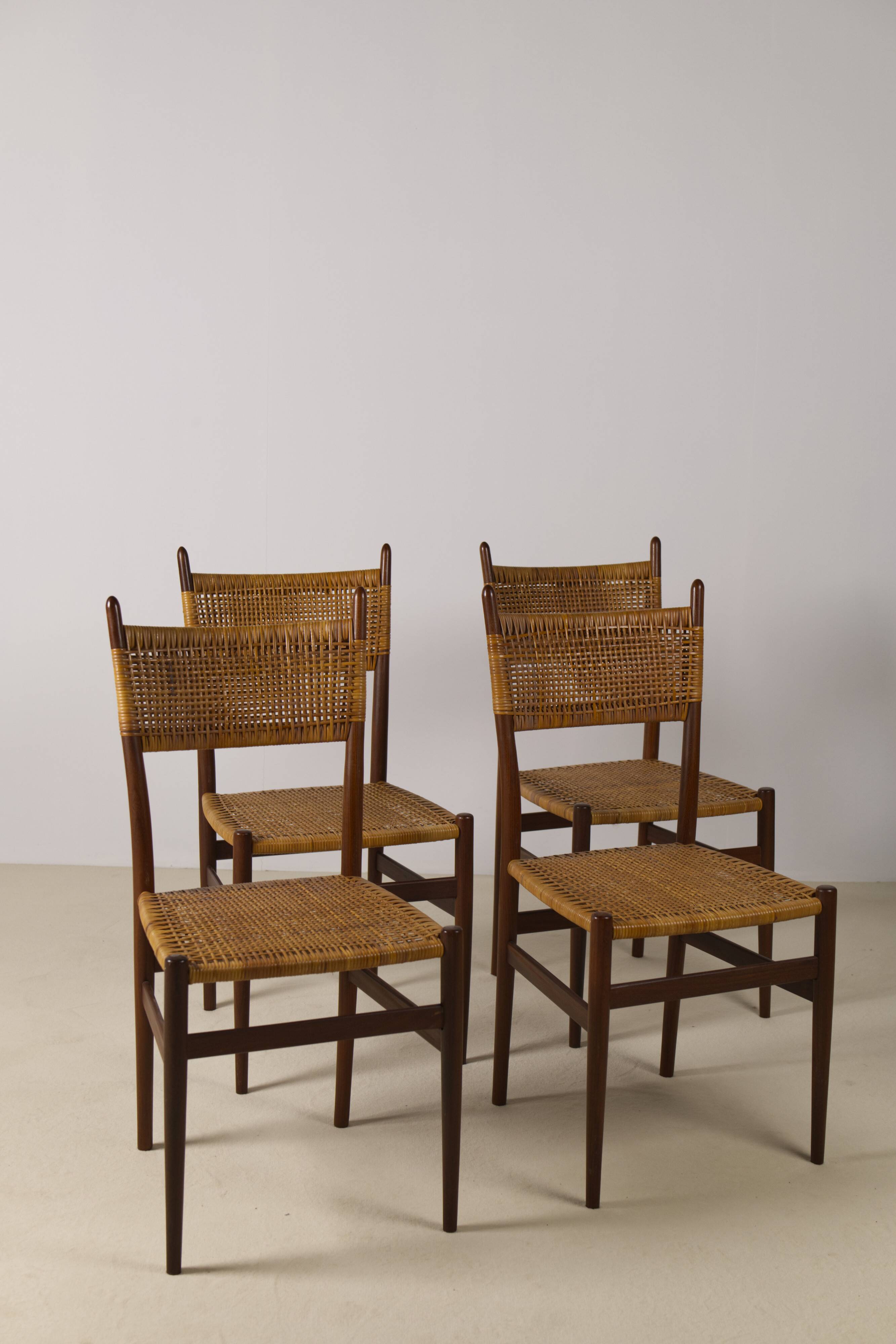 Ensemble de 4 chaises de salle à manger italiennes en teck et rotin